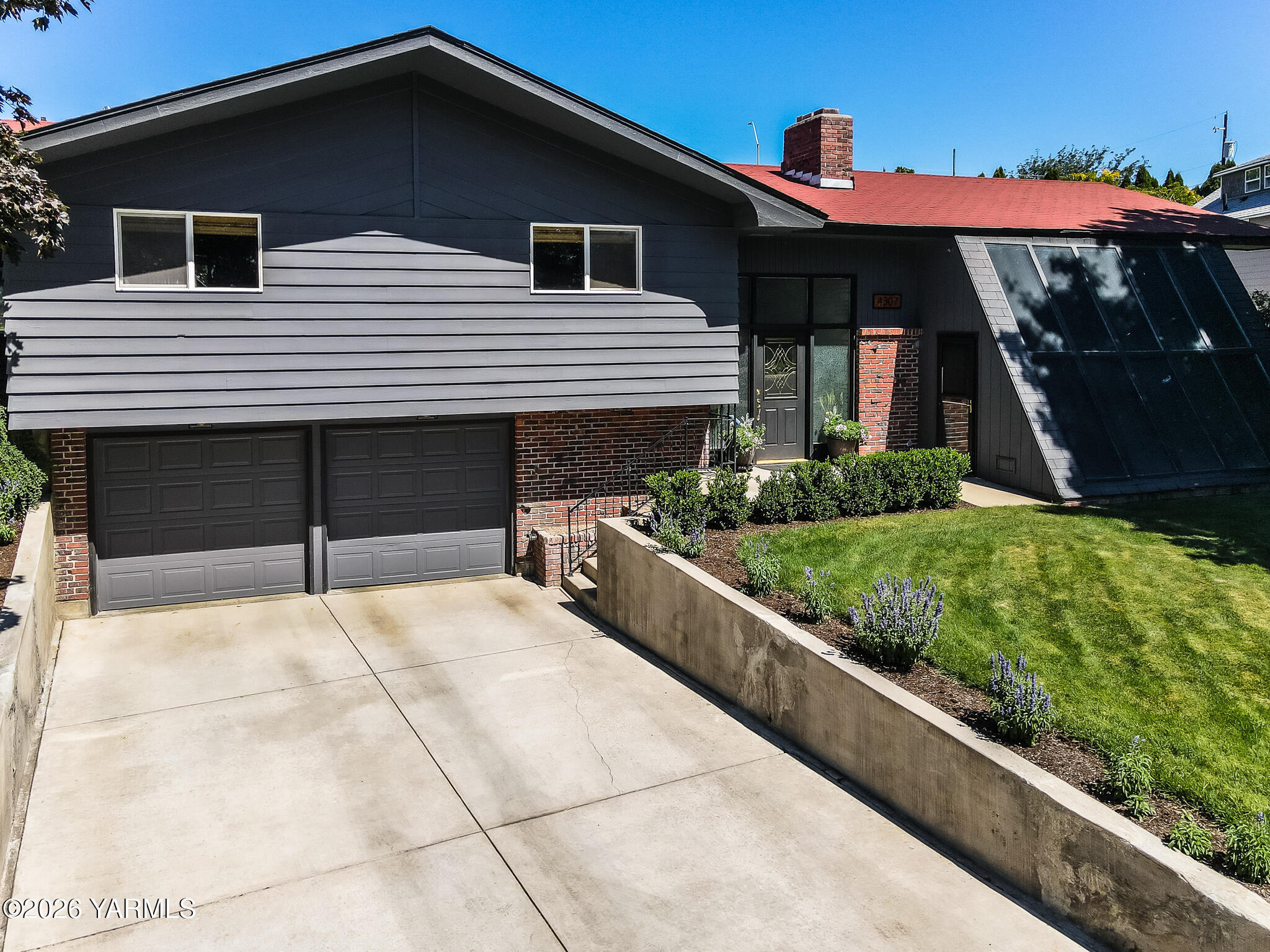 4307 Marylin Dr