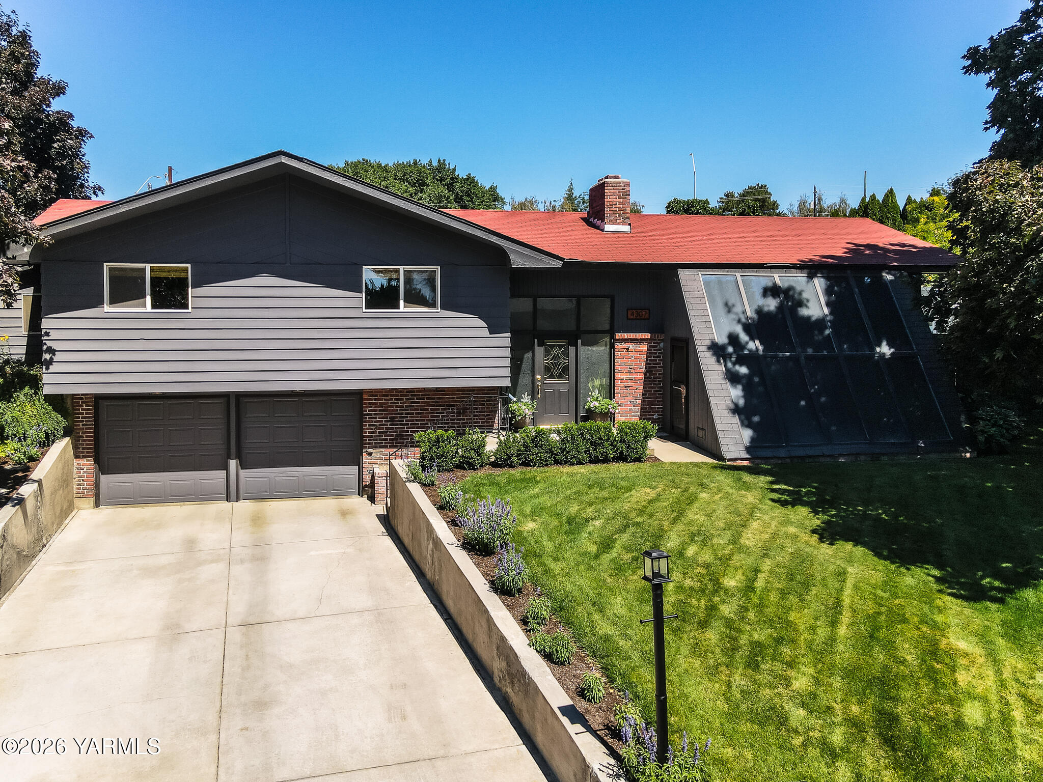4307 Marylin Dr