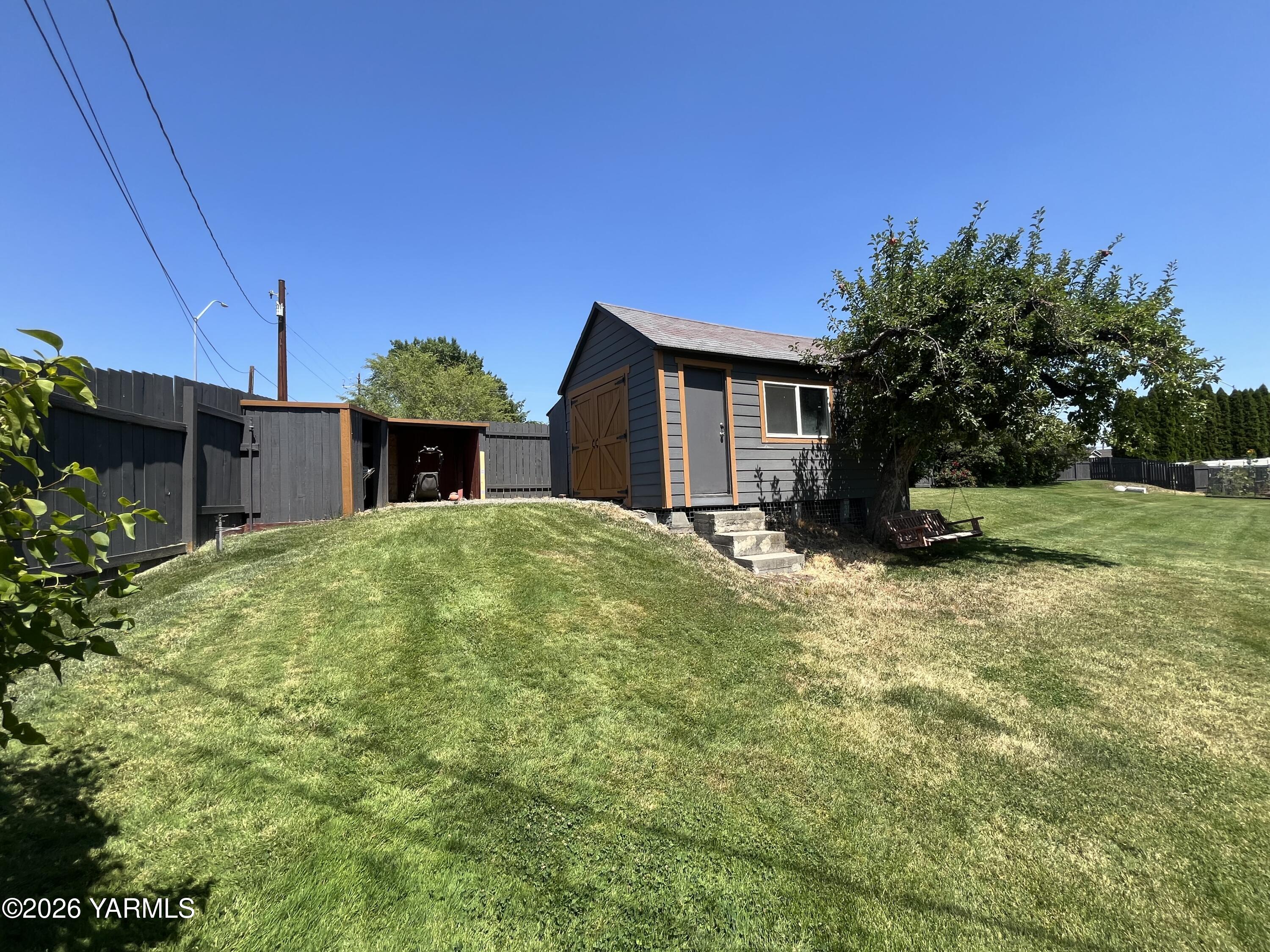 4307 Marylin Dr