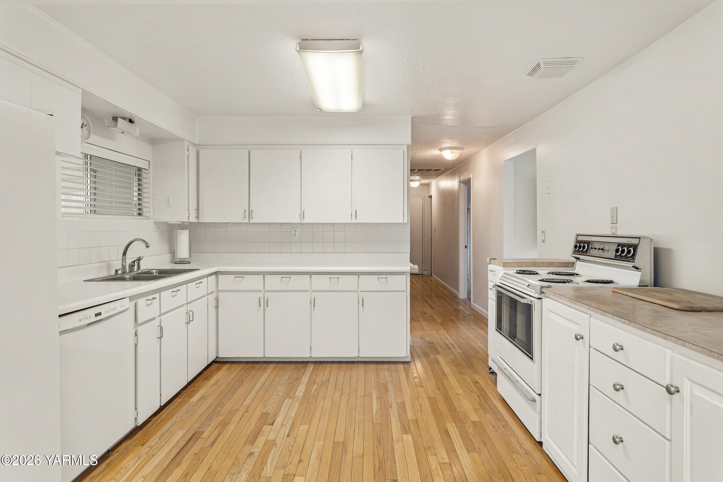 302 W Selah Ave