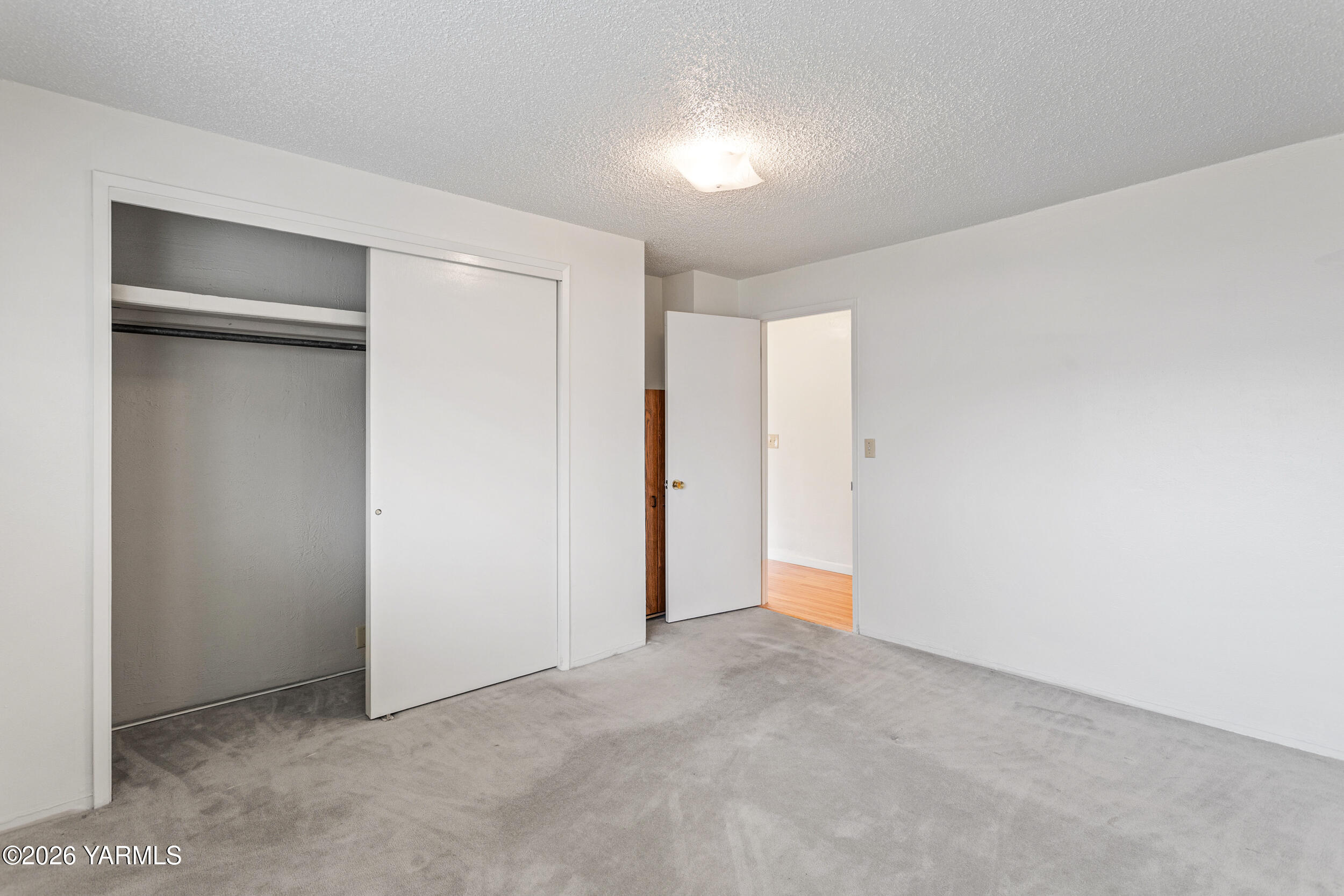 302 W Selah Ave