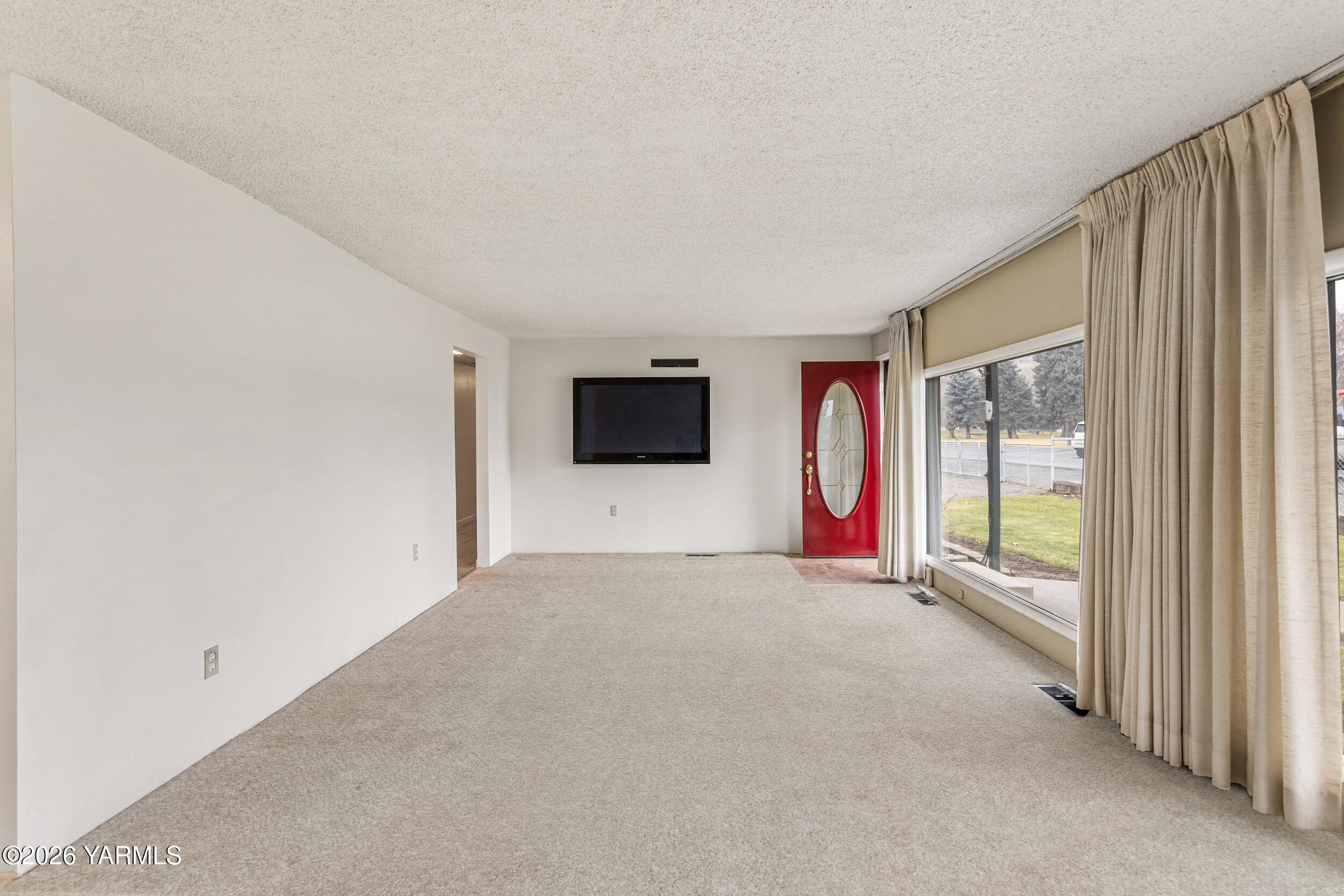 302 W Selah Ave