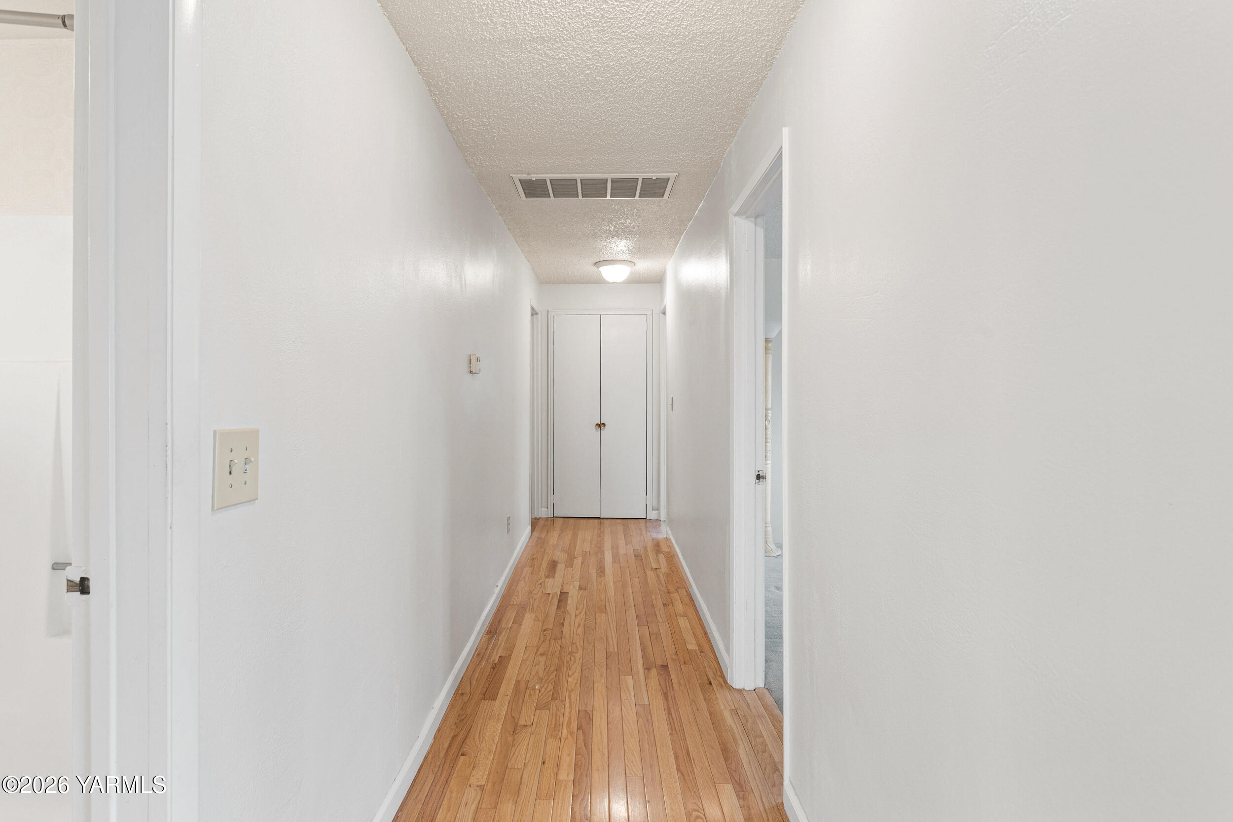 302 W Selah Ave