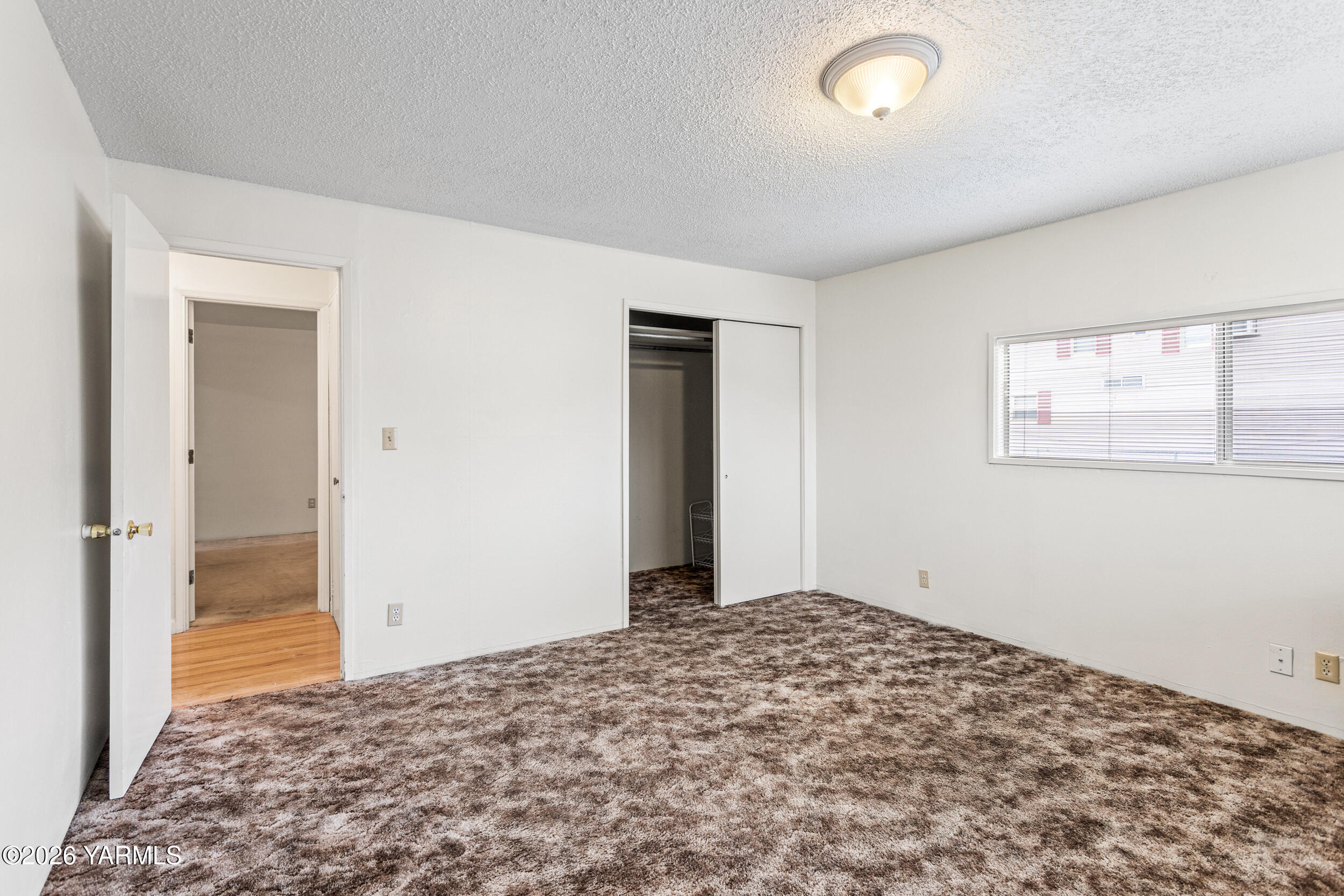 302 W Selah Ave