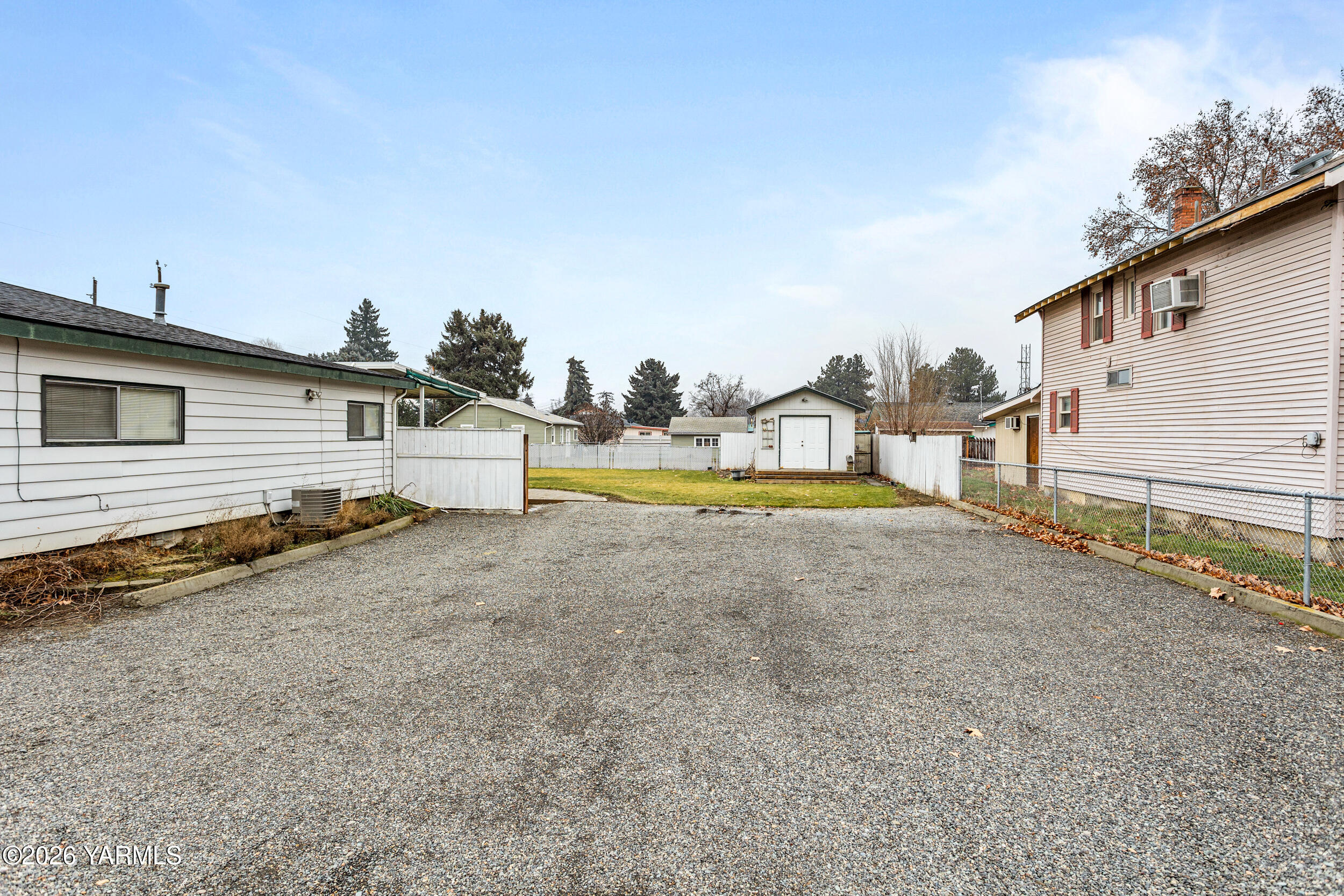 302 W Selah Ave