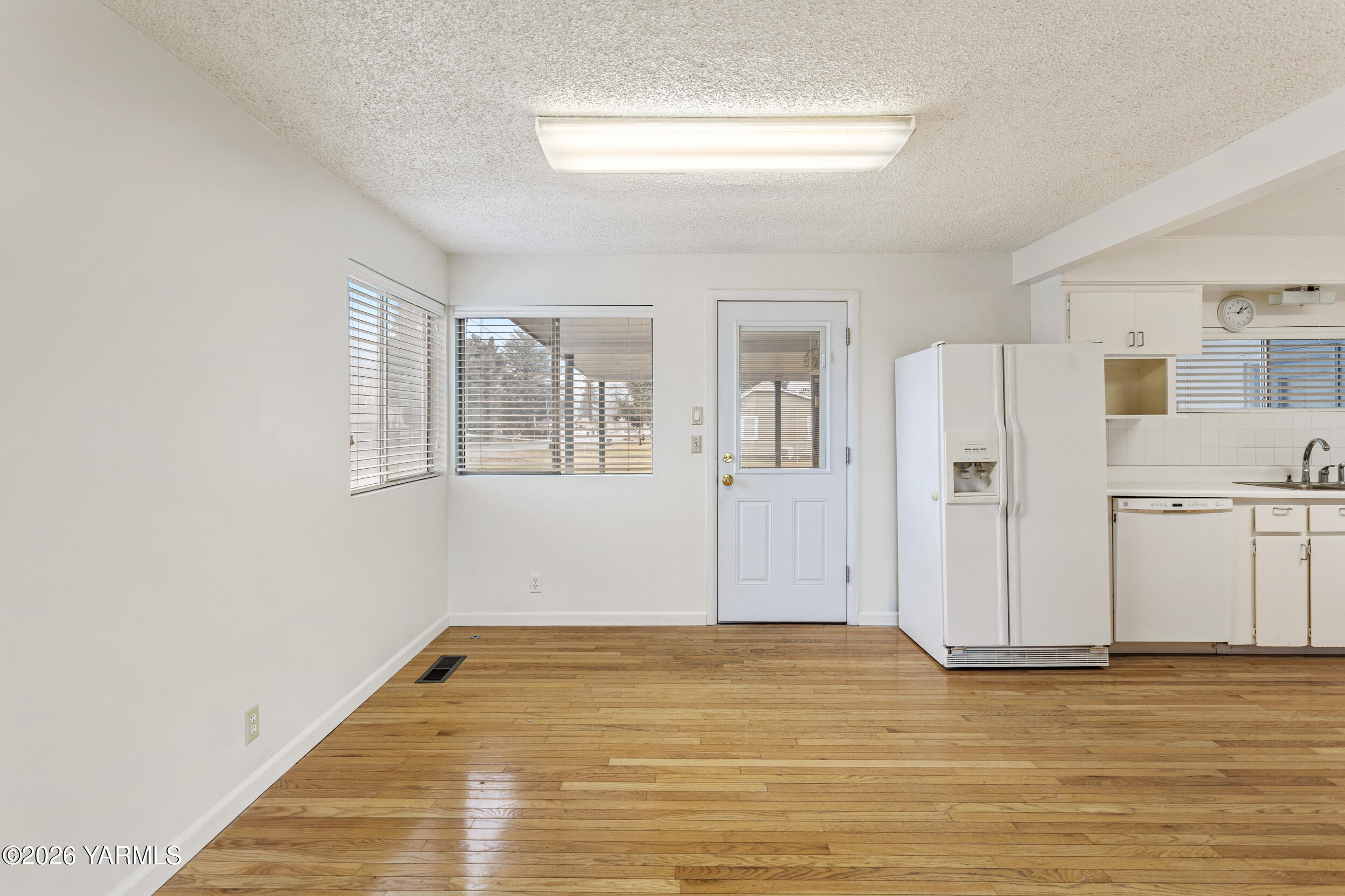 302 W Selah Ave