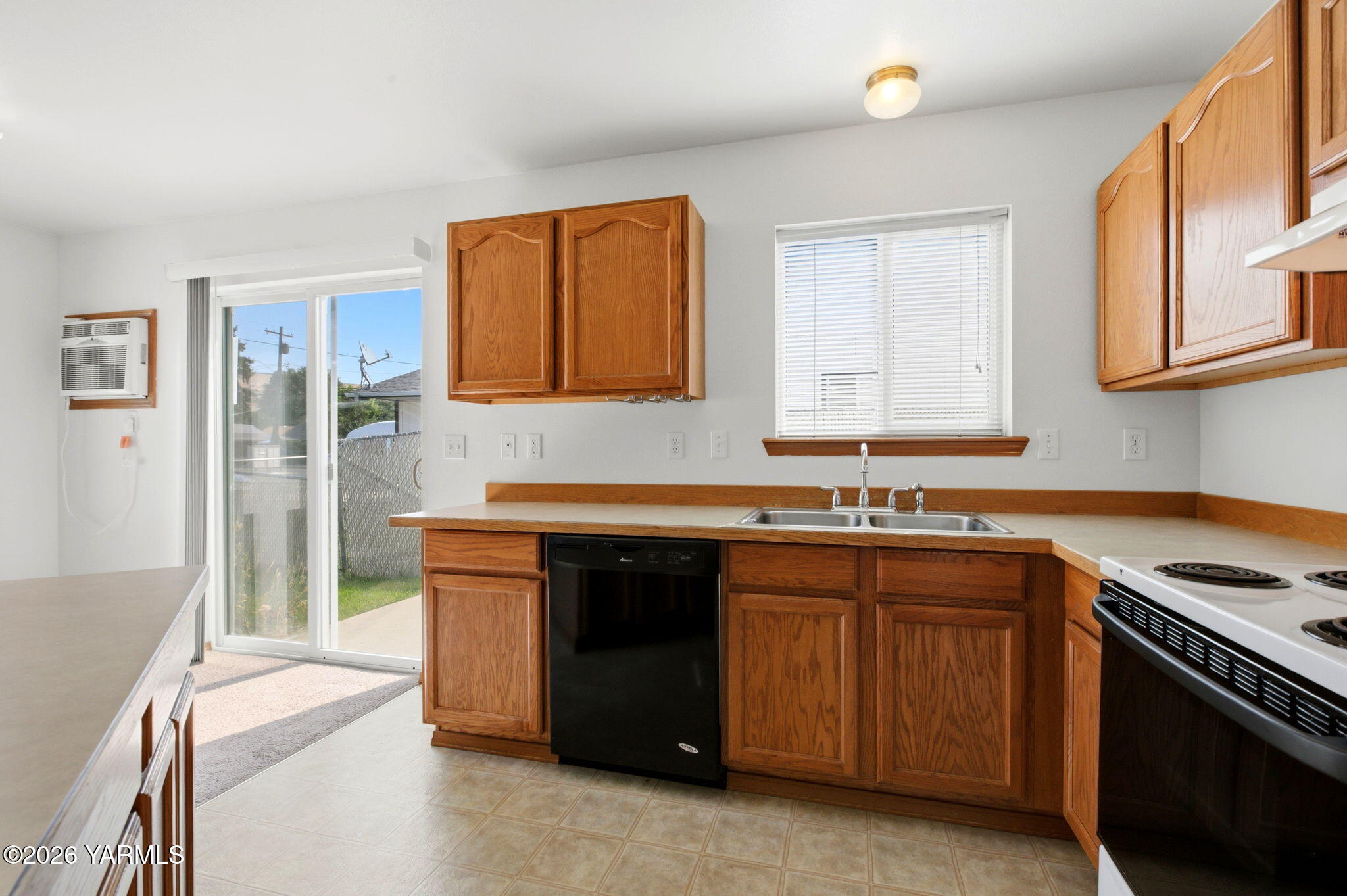 10216 Old Naches Hwy Unit: 10216-10236