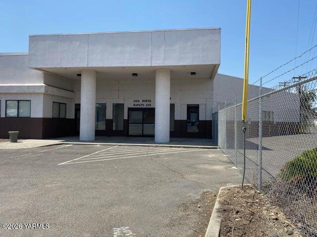 102 N Wapato Ave