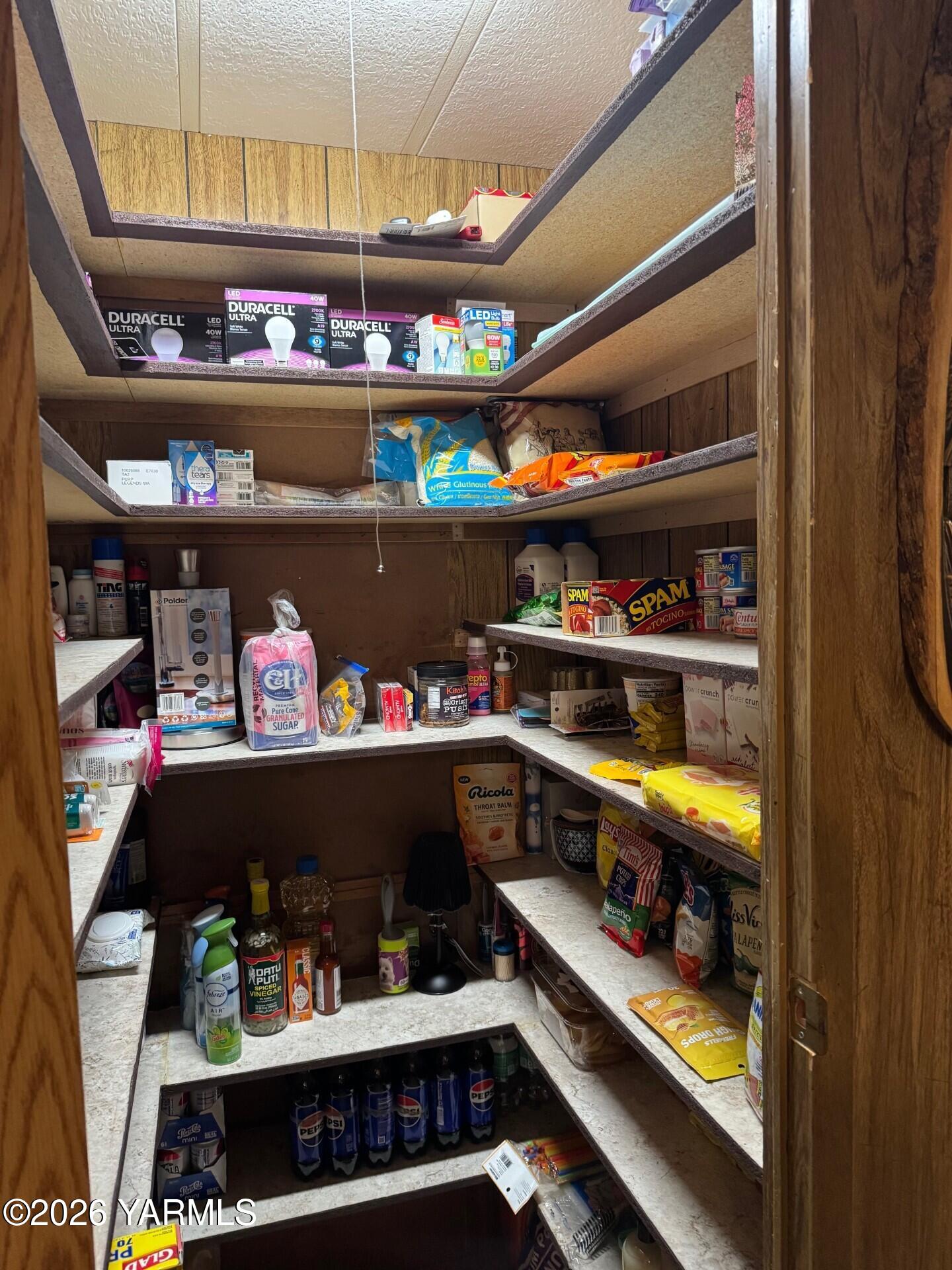 18 W Washington Ave Unit: 19