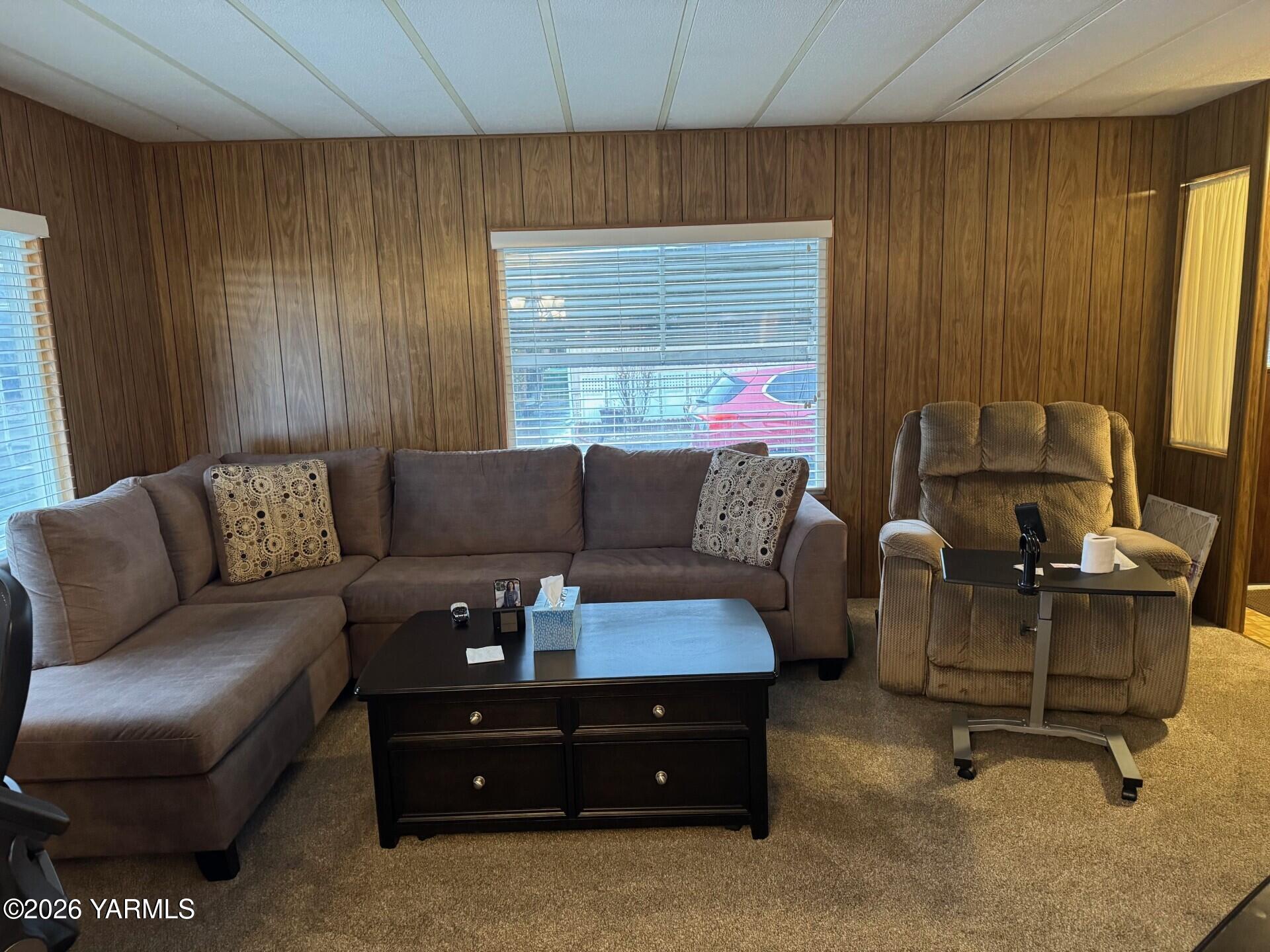 18 W Washington Ave Unit: 19