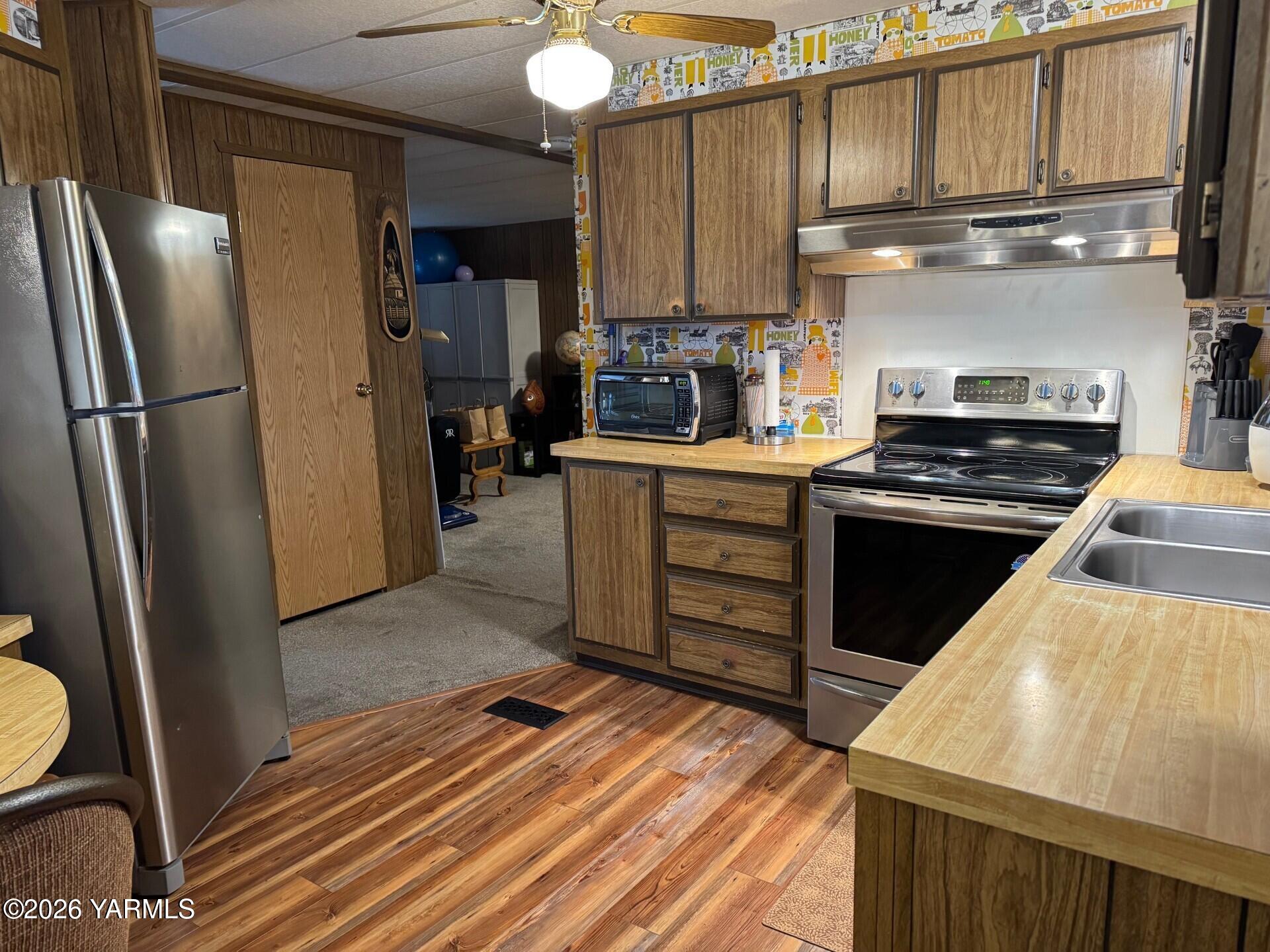 18 W Washington Ave Unit: 19