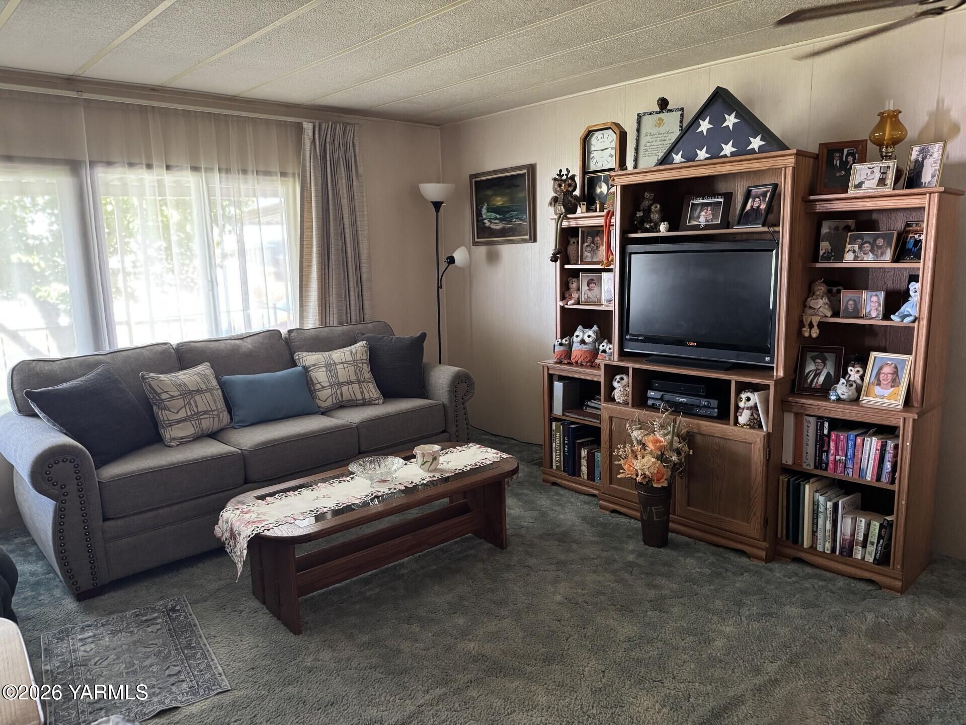 55 W Washington Ave Unit: 7