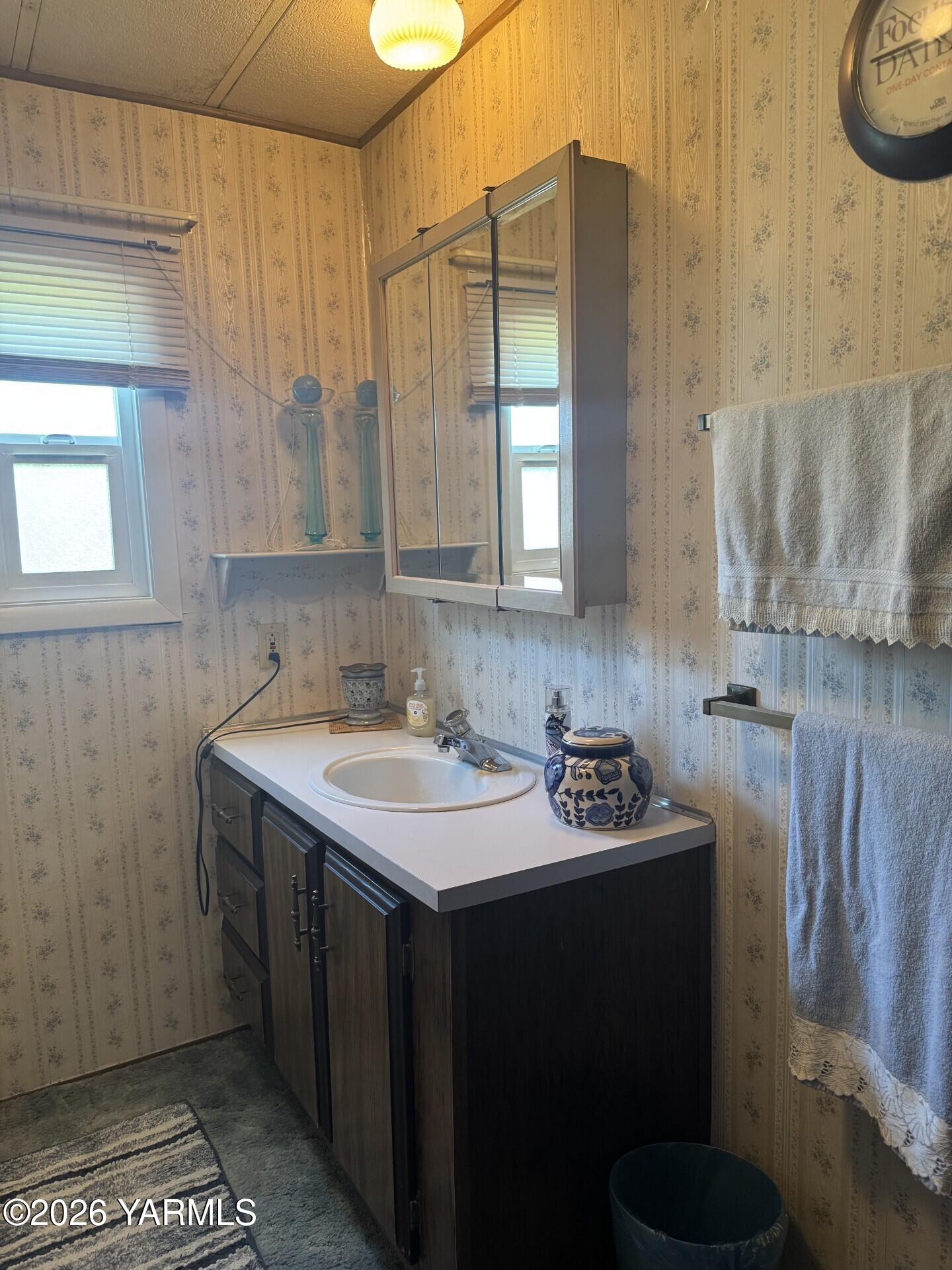 55 W Washington Ave Unit: 7