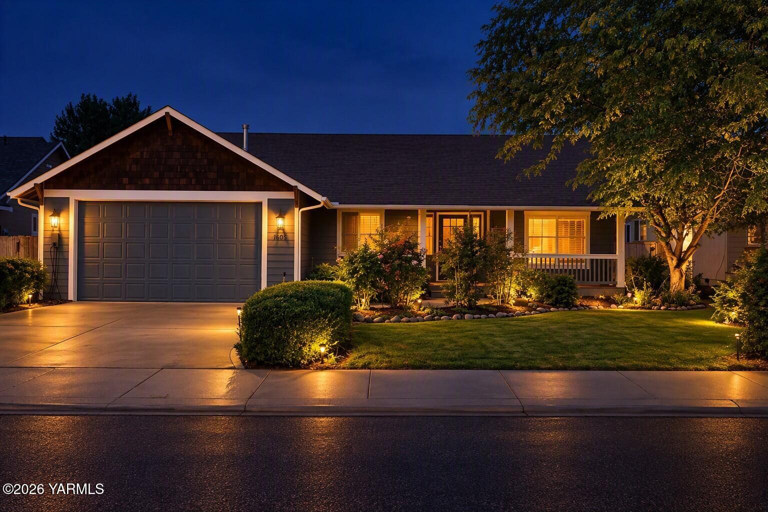 1605 N Bluegrass Ln