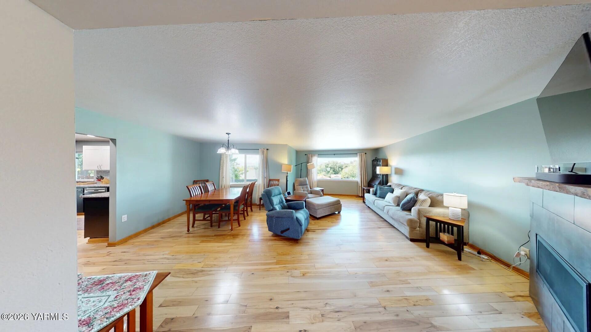 118 N 79th Ave