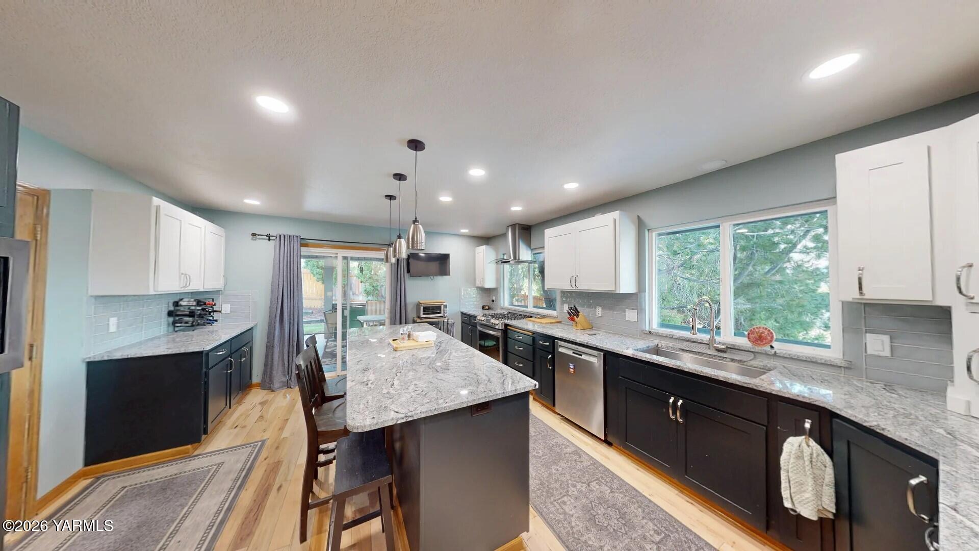 118 N 79th Ave
