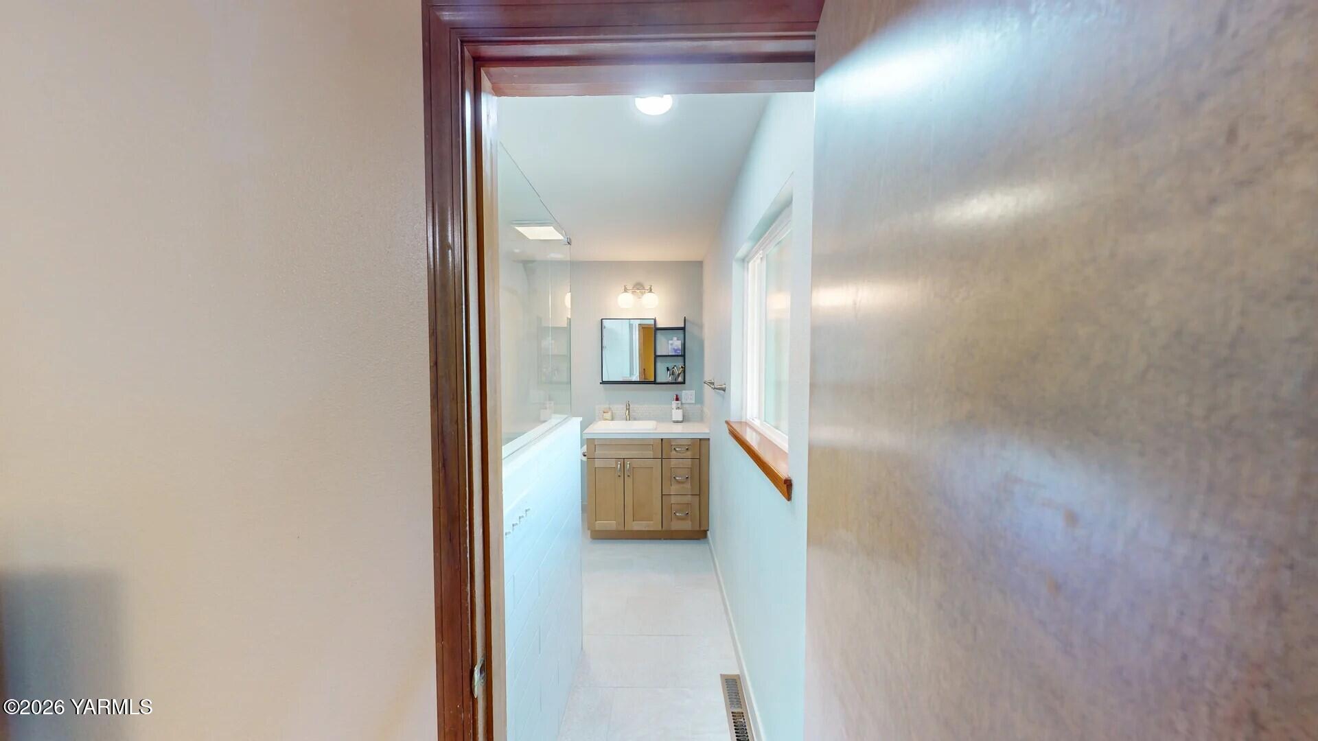 118 N 79th Ave