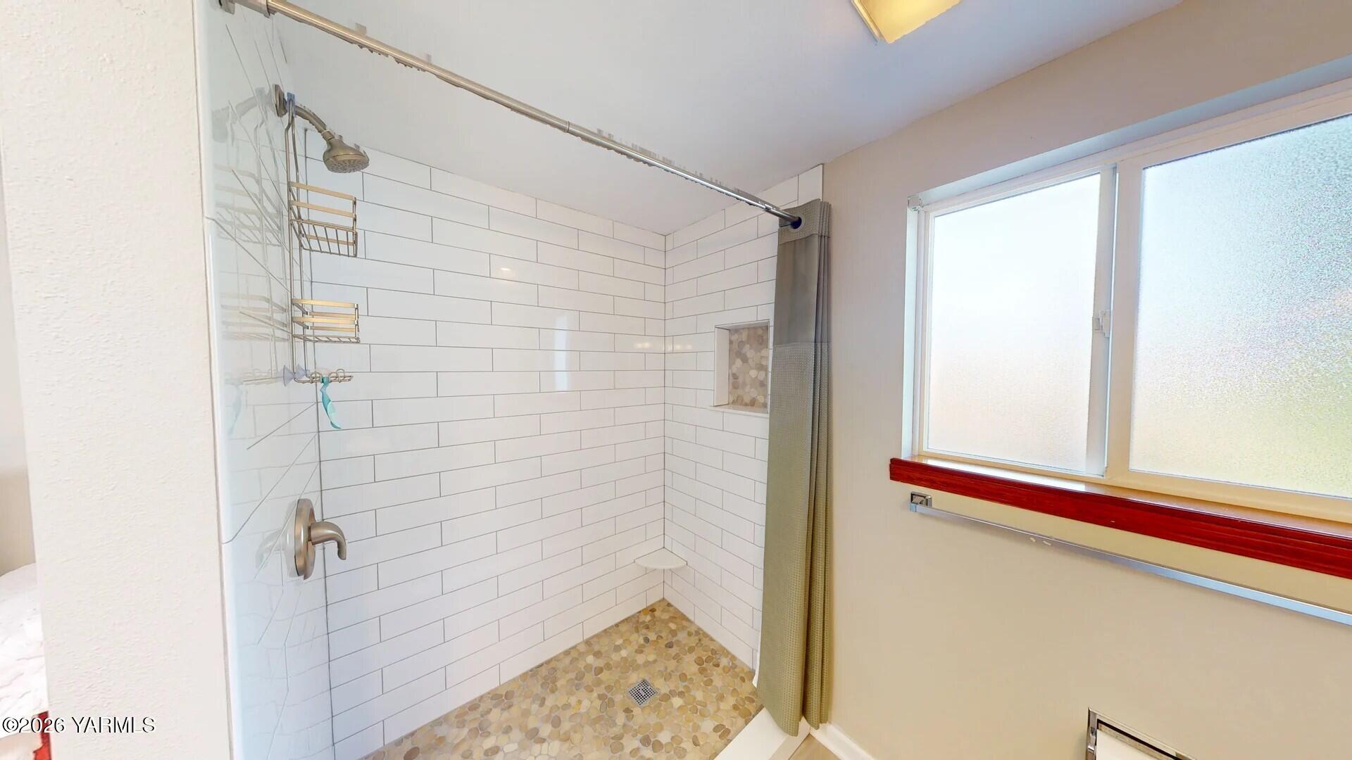 118 N 79th Ave