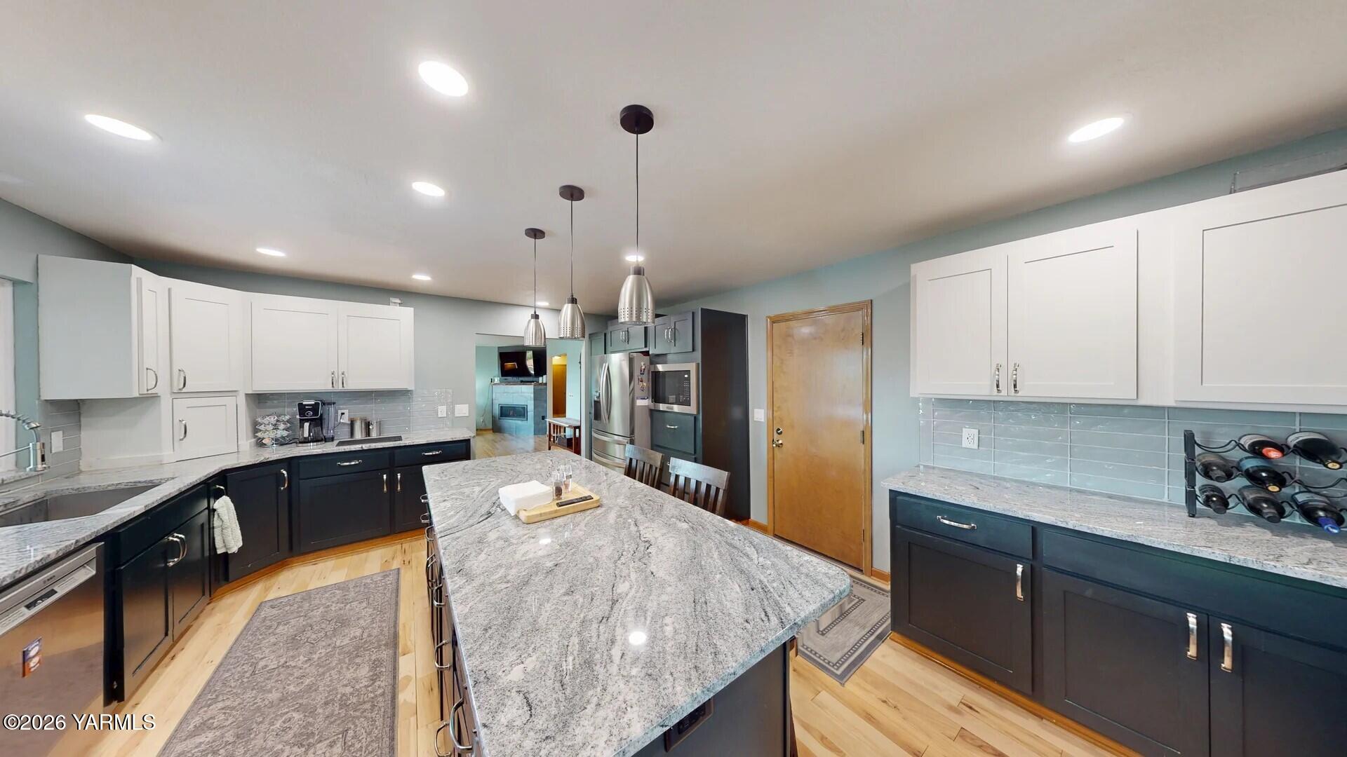 118 N 79th Ave