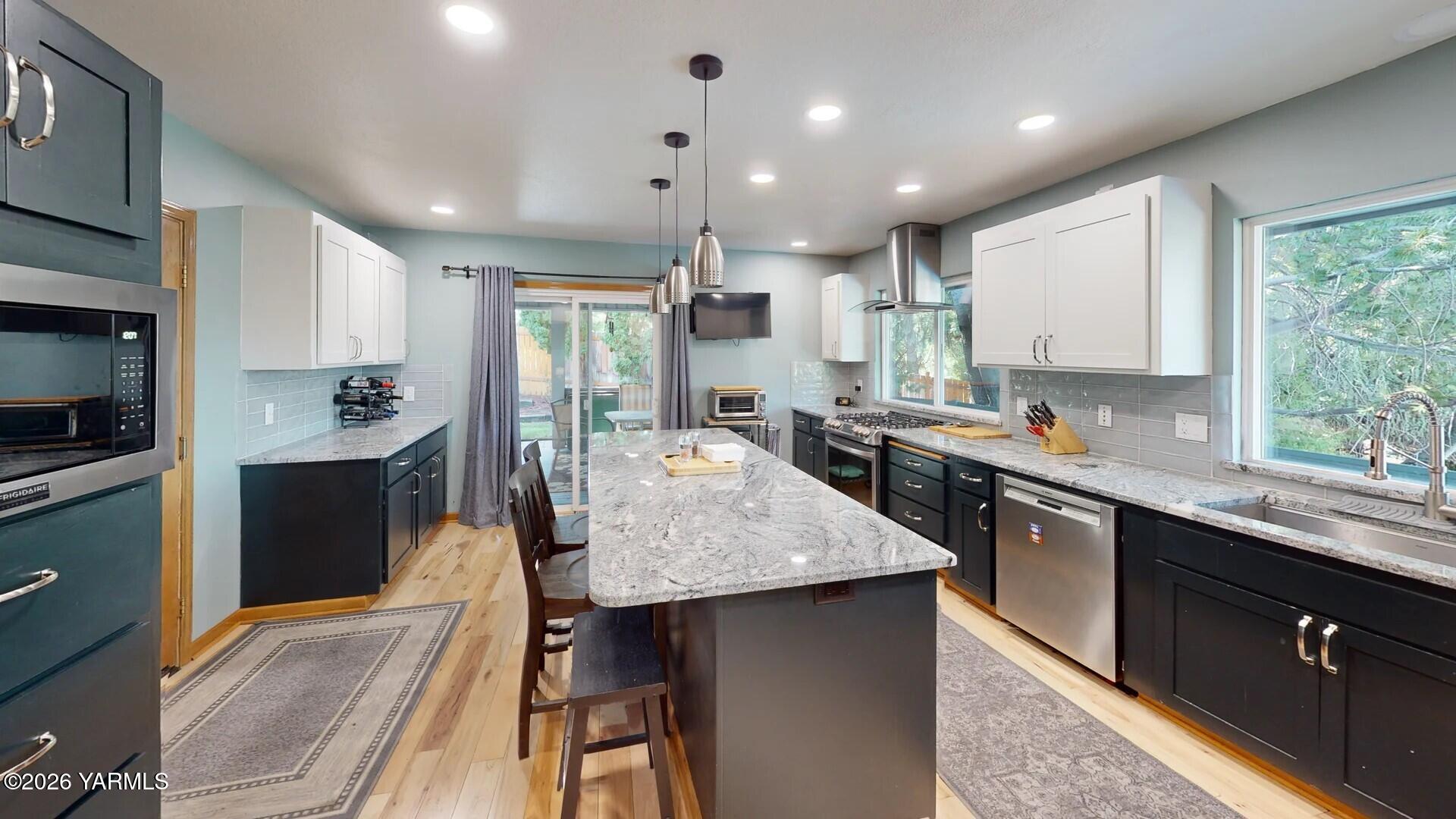 118 N 79th Ave