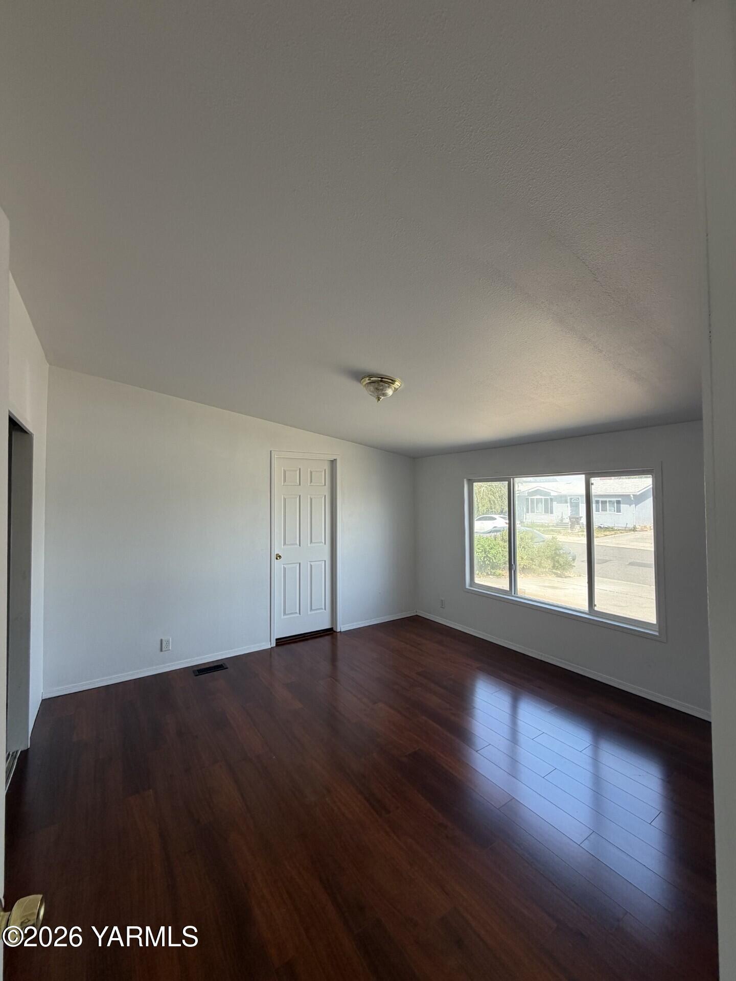 6104 Crestfields Rd