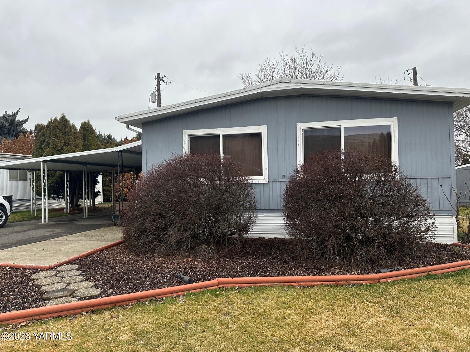 2205 Butterfield Rd Unit: 11