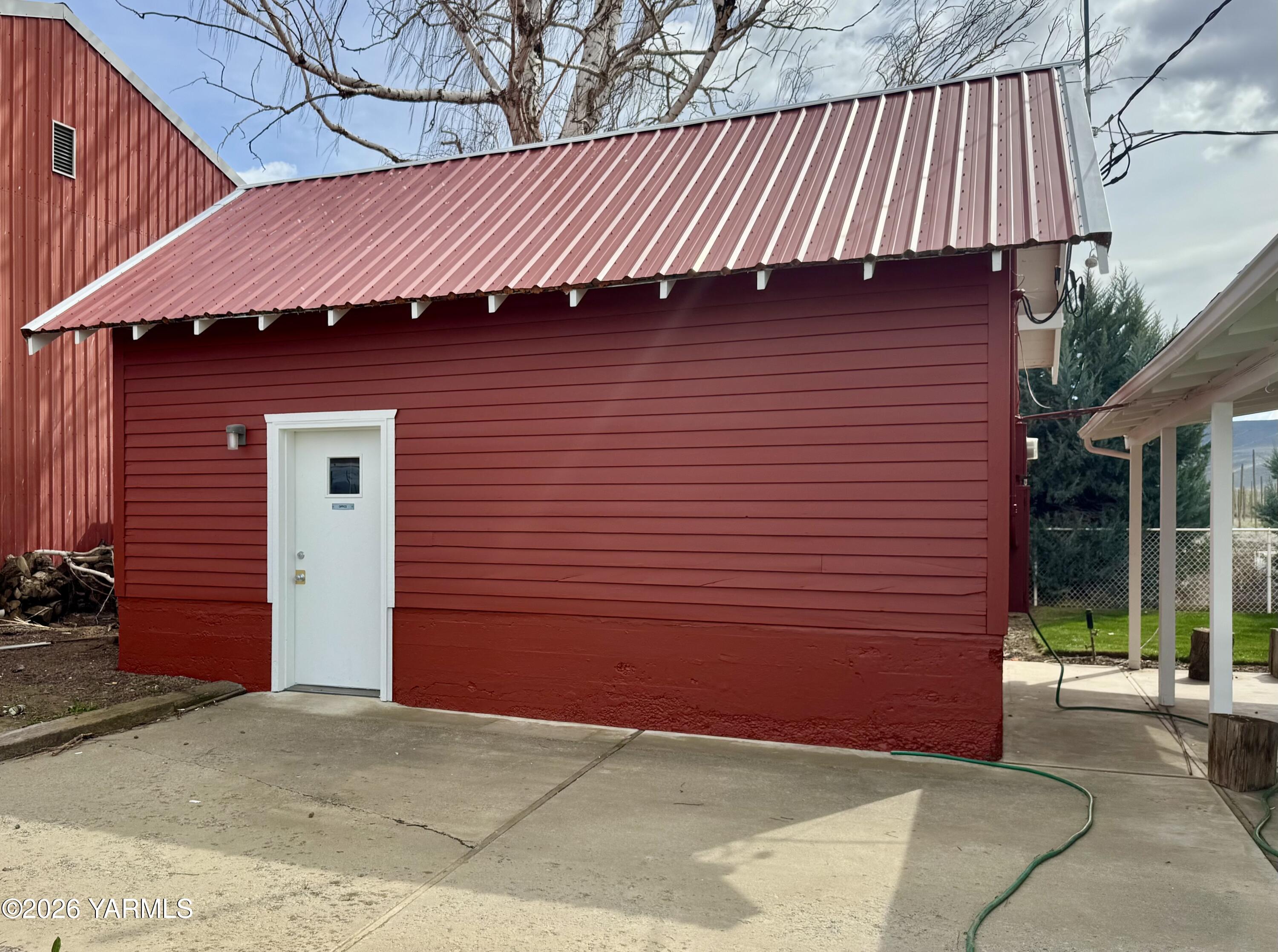 7801 Campbell Rd, 1