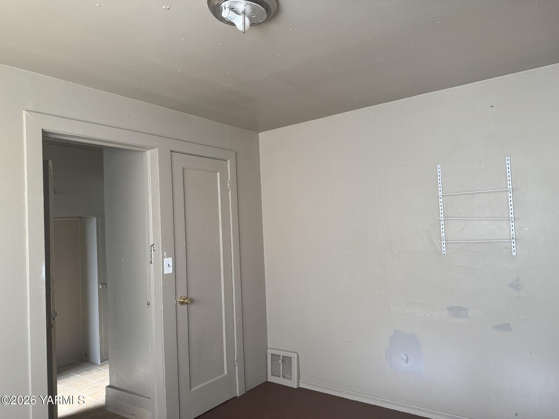 9 Hall Ave