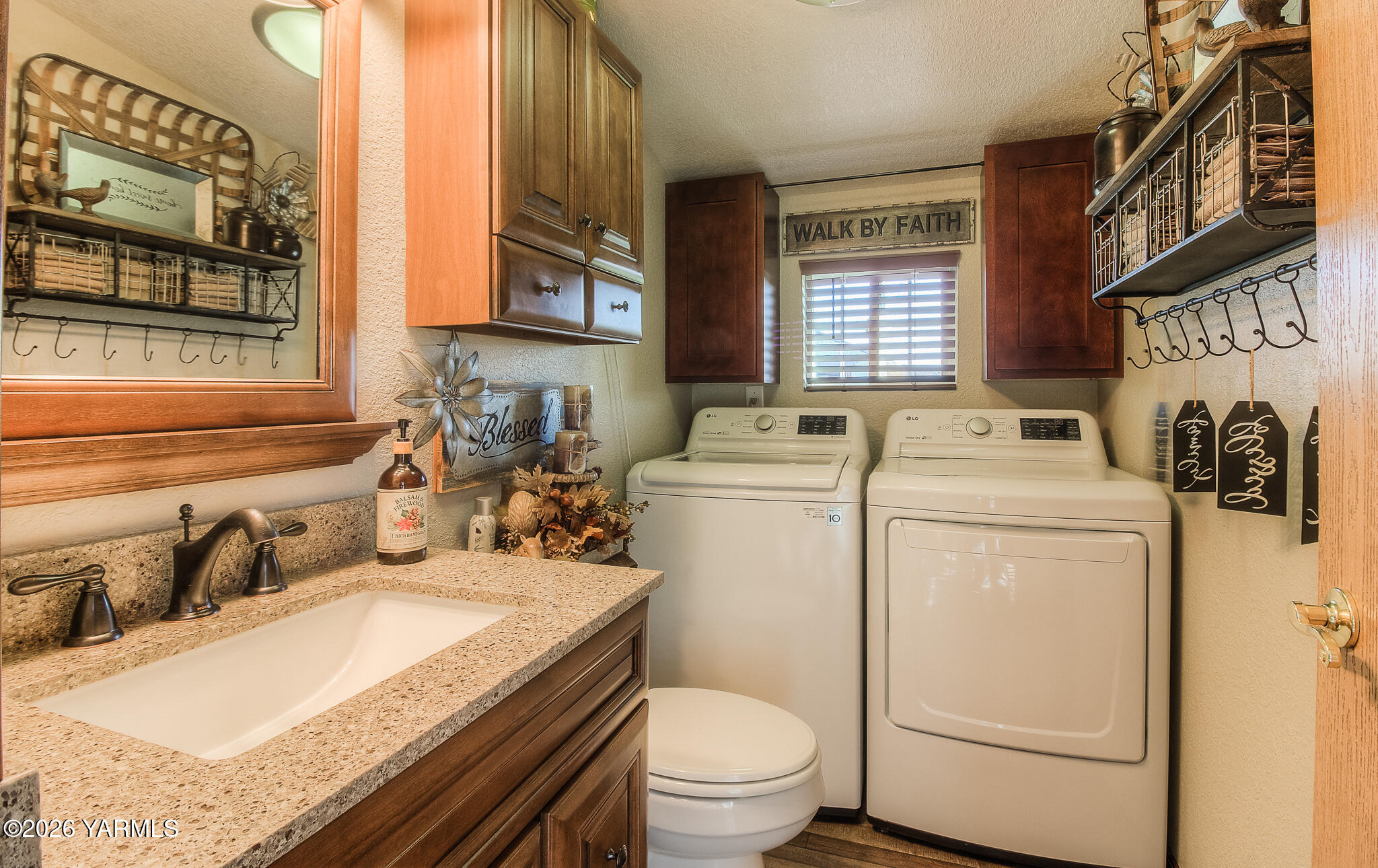 401 Mapleway Rd