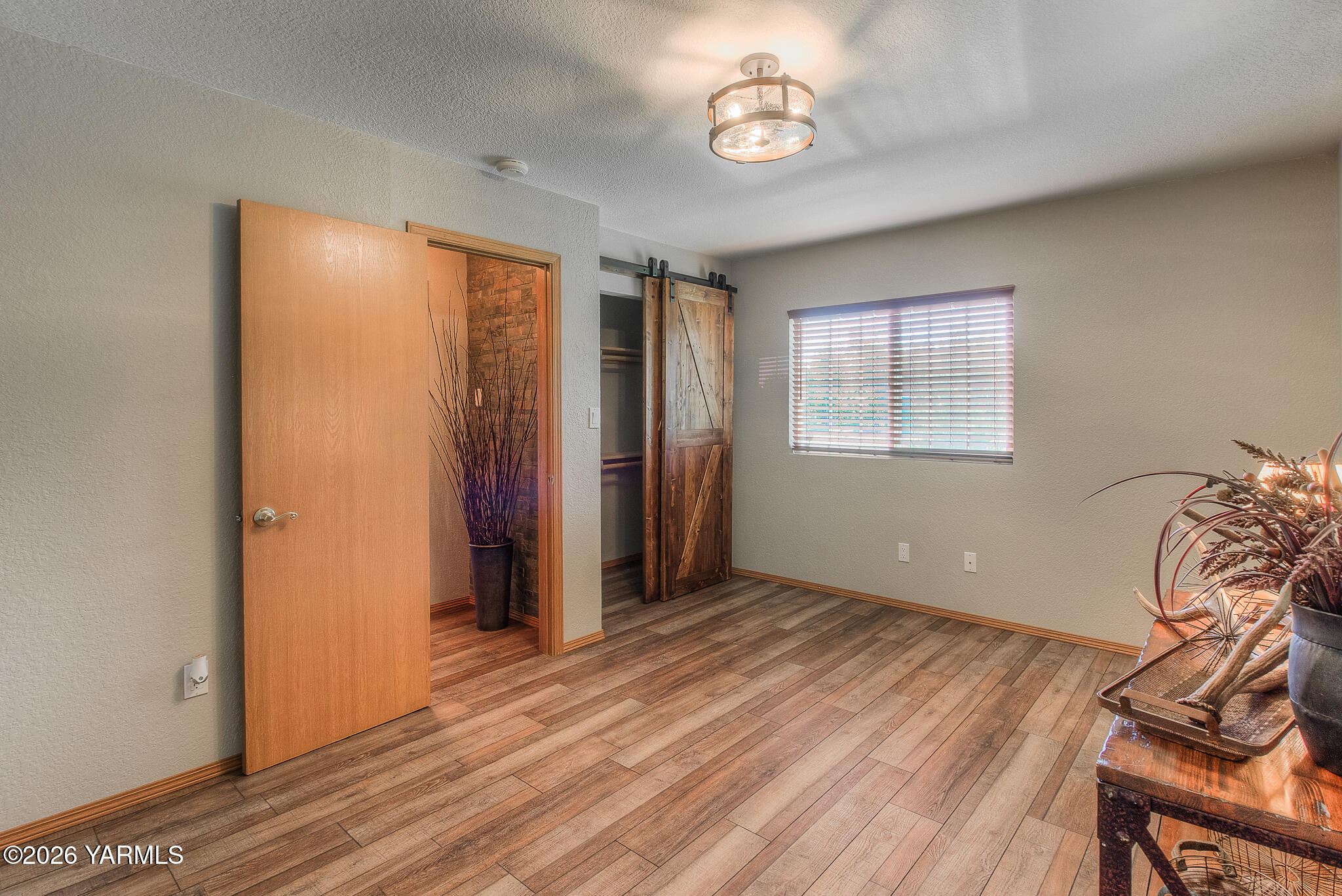 401 Mapleway Rd