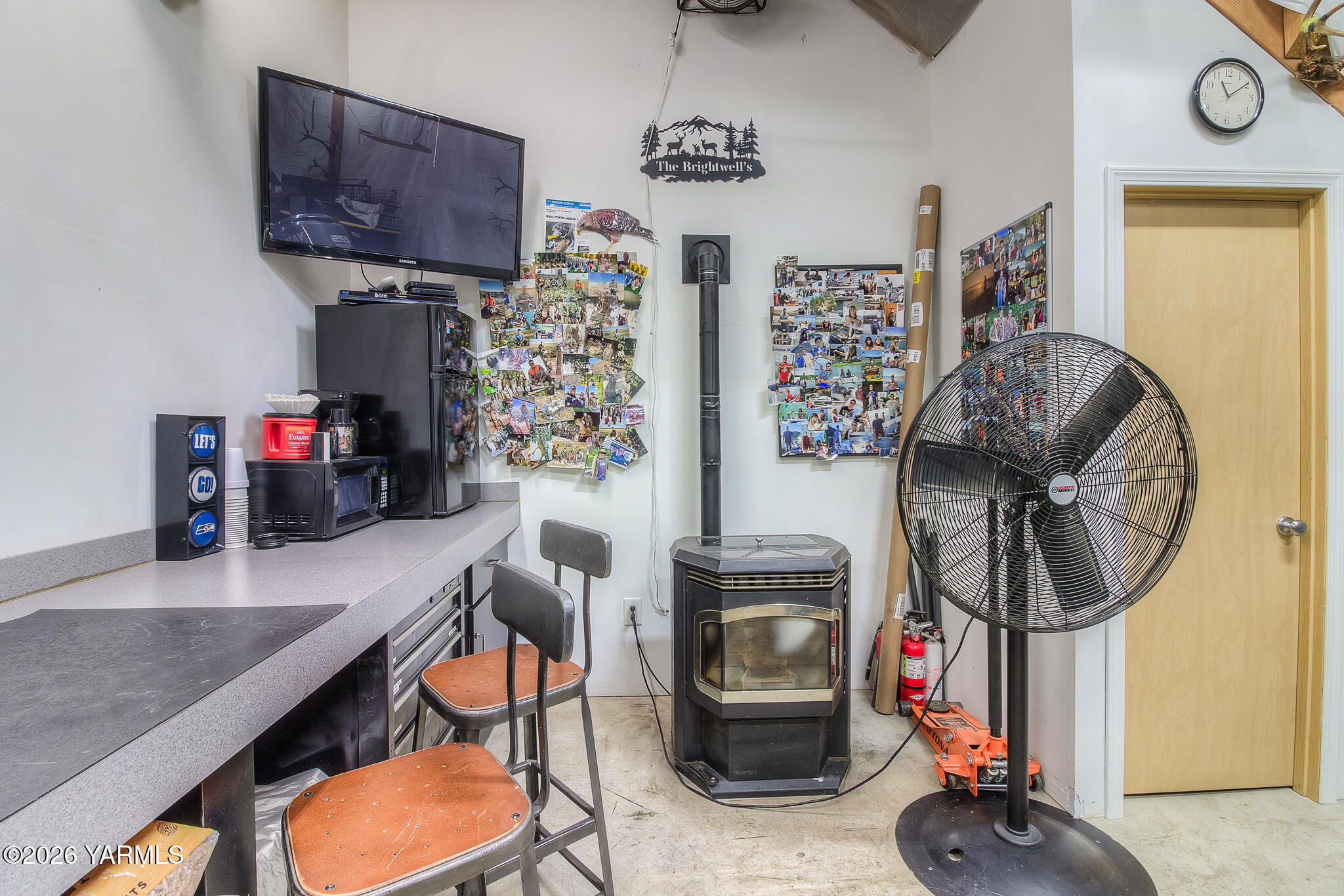401 Mapleway Rd