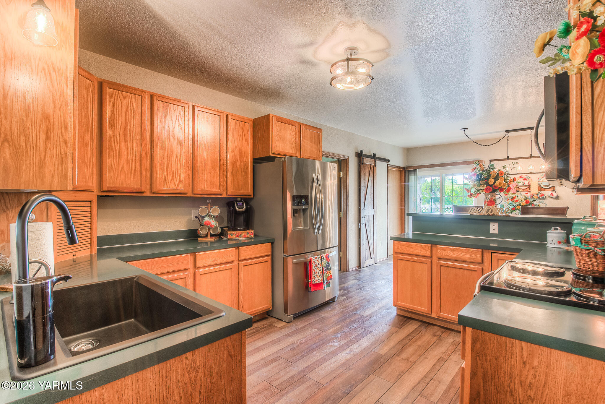 401 Mapleway Rd