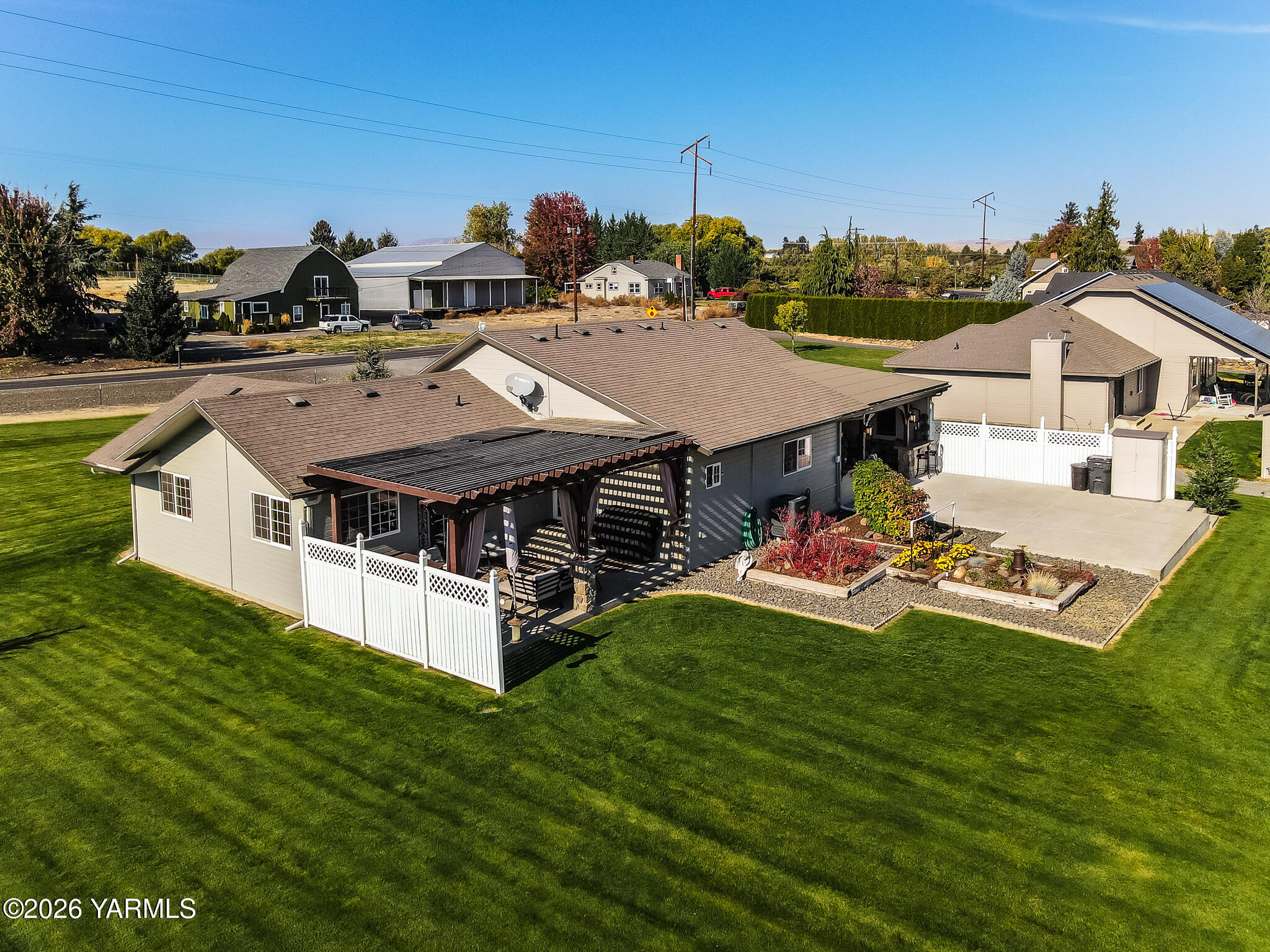 401 Mapleway Rd
