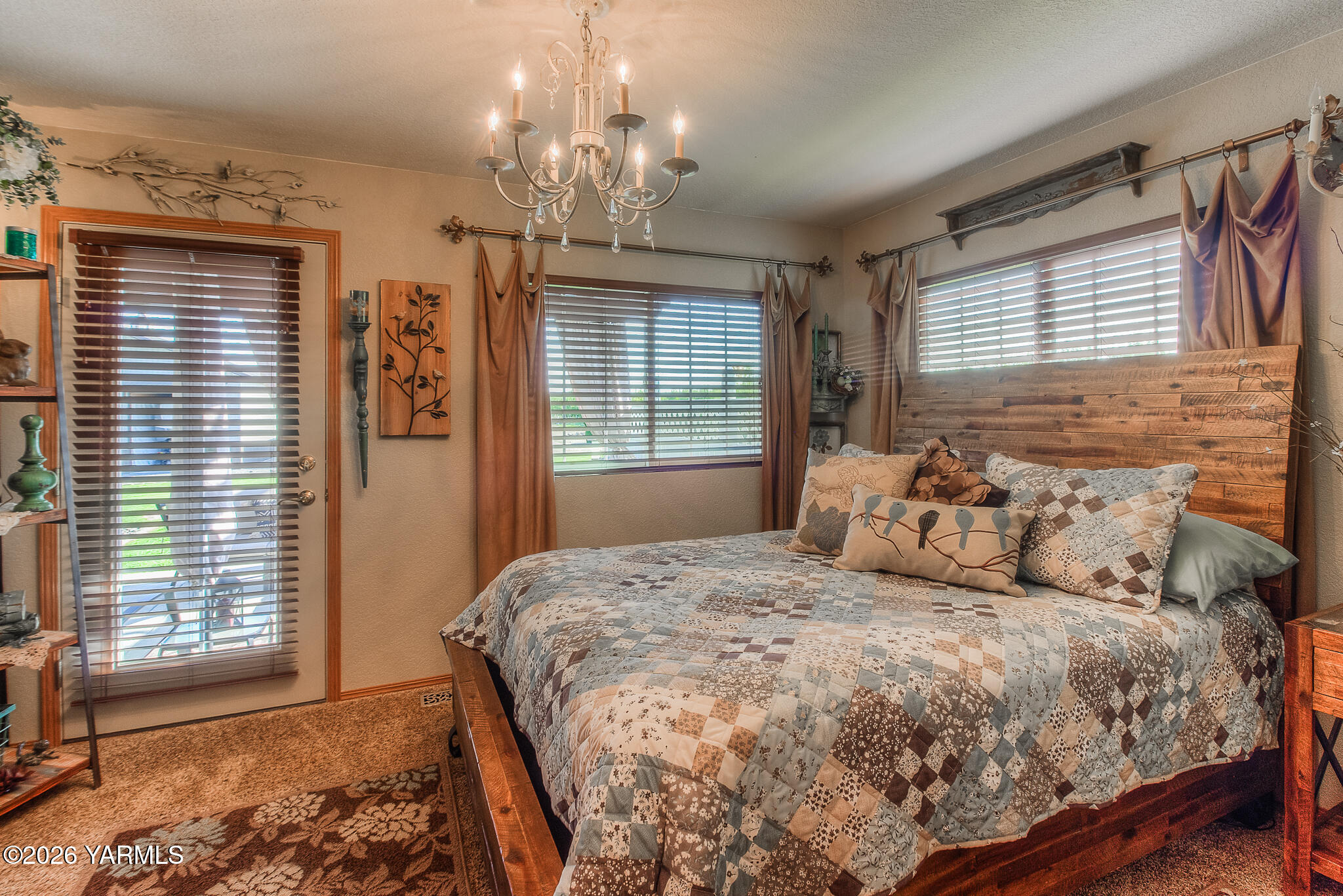 401 Mapleway Rd