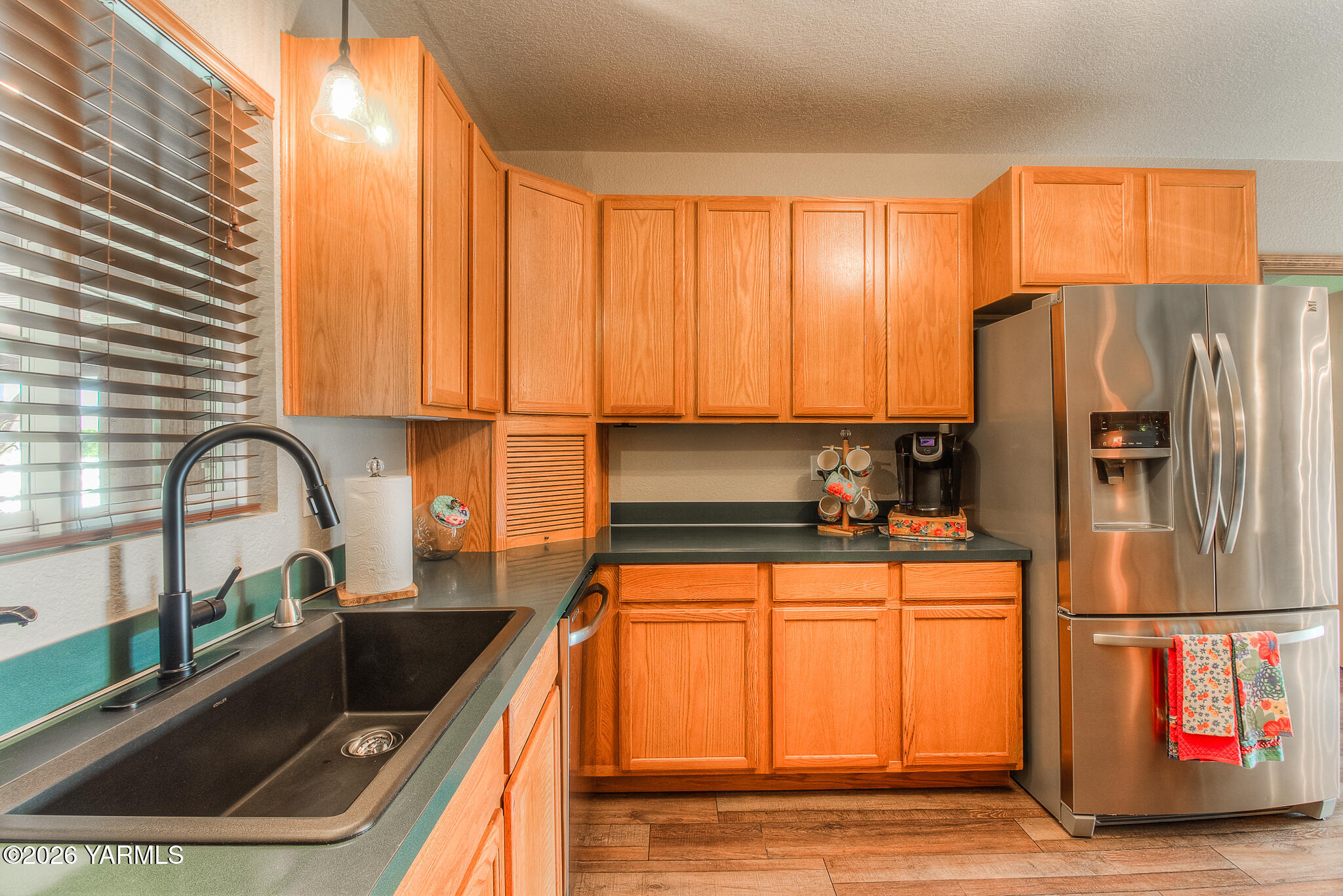 401 Mapleway Rd