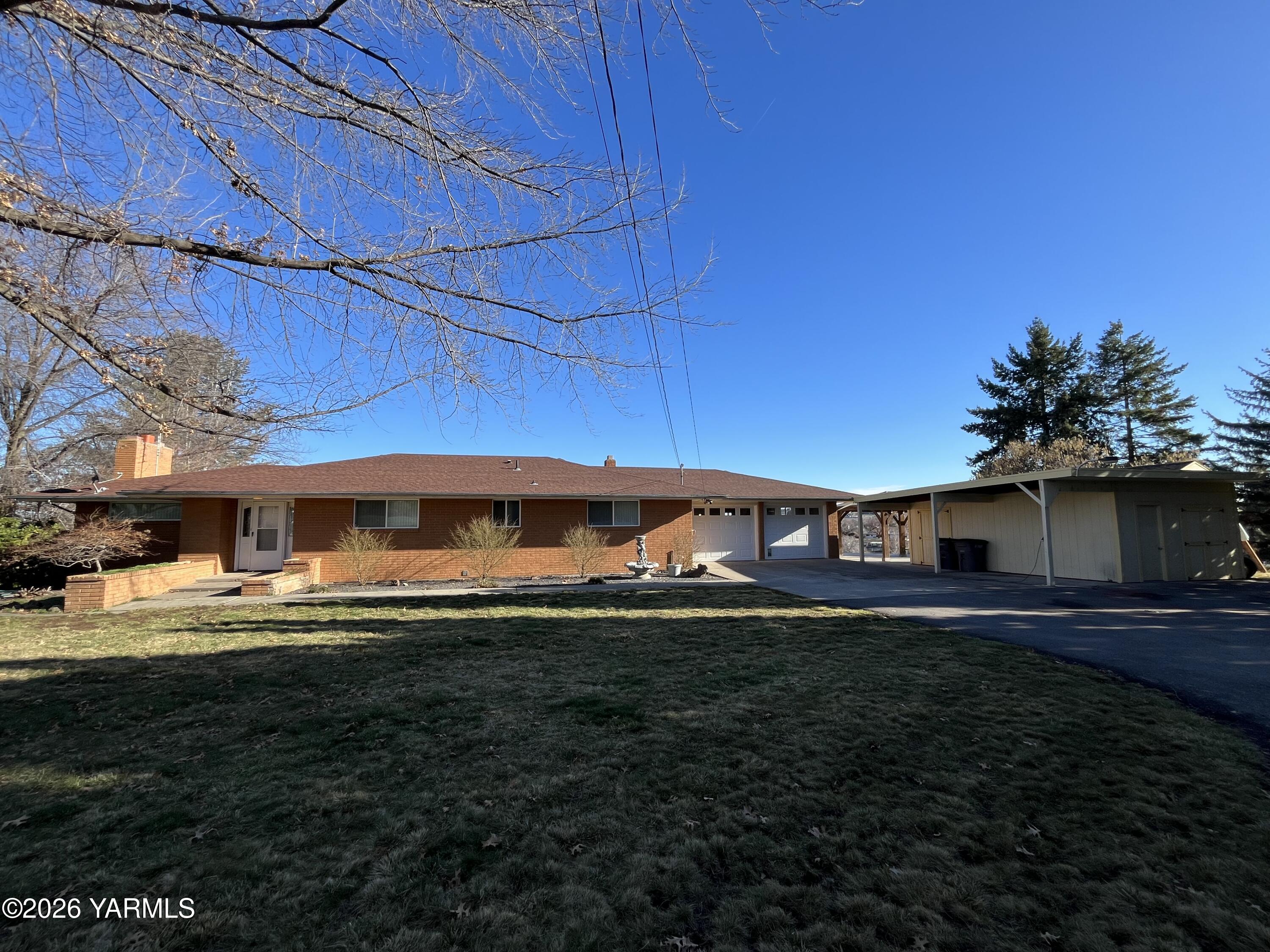 330 Parish Rd