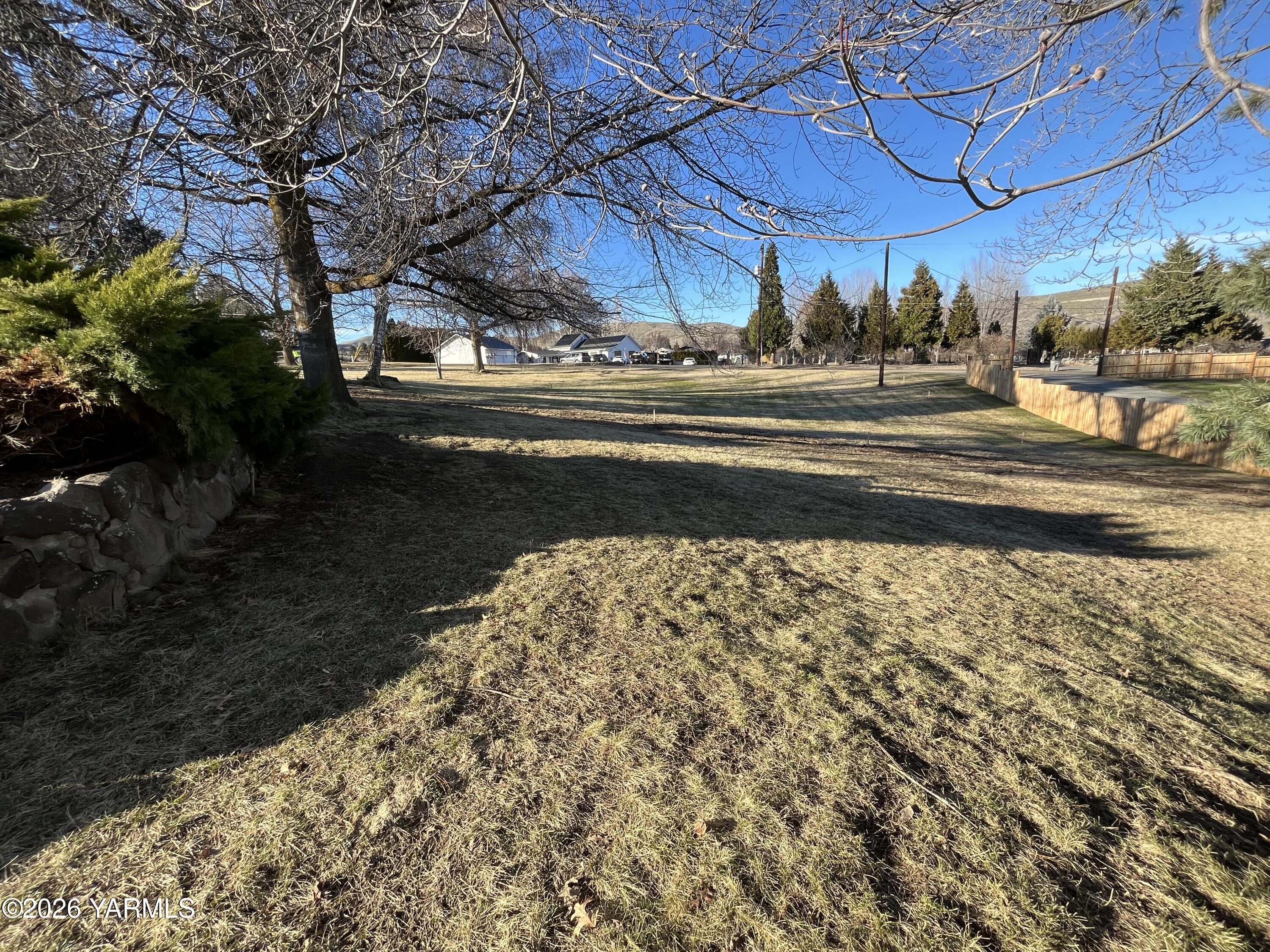 330 Parish Rd