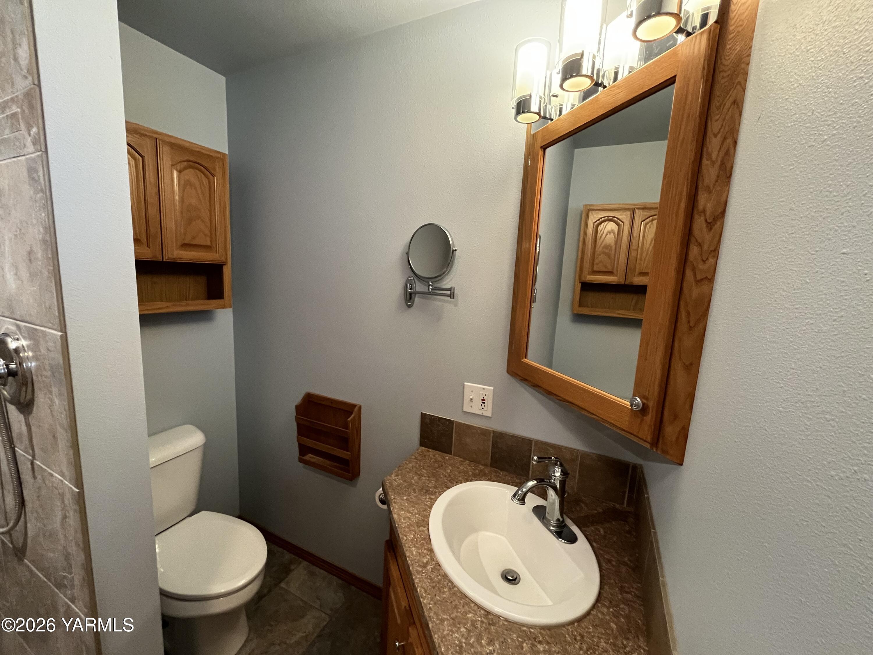 330 Parish Rd