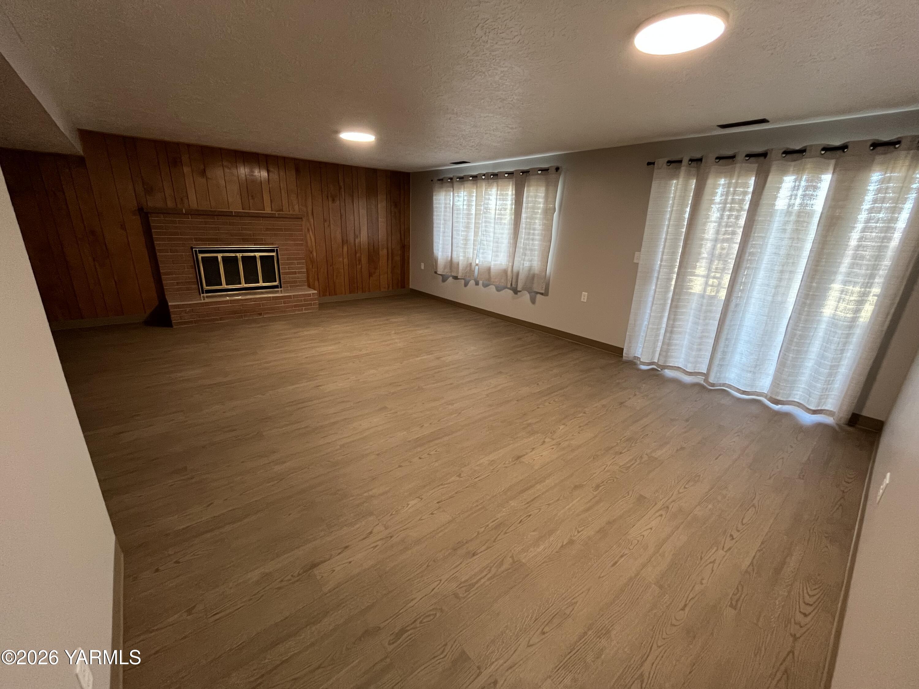 330 Parish Rd