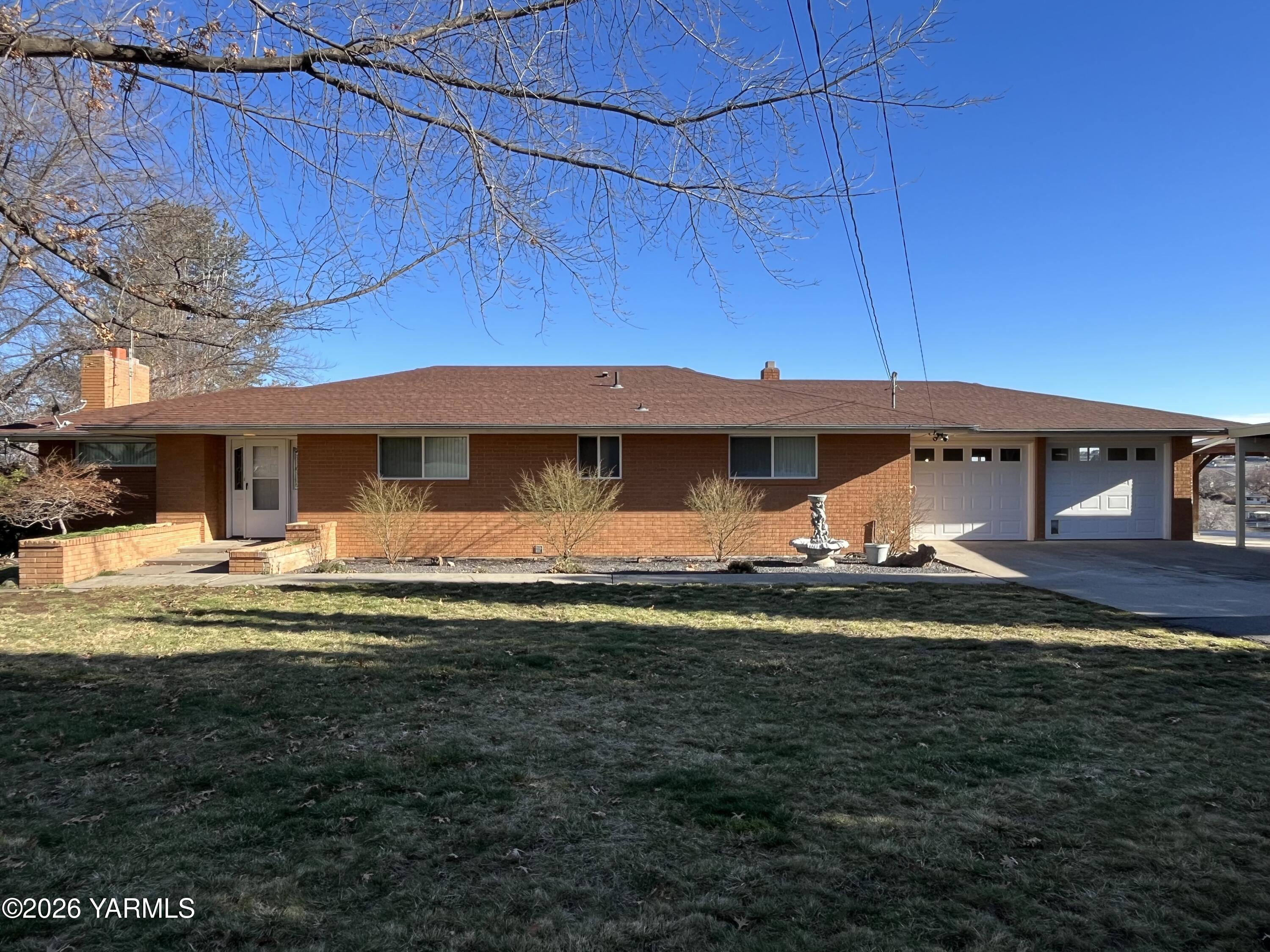 330 Parish Rd