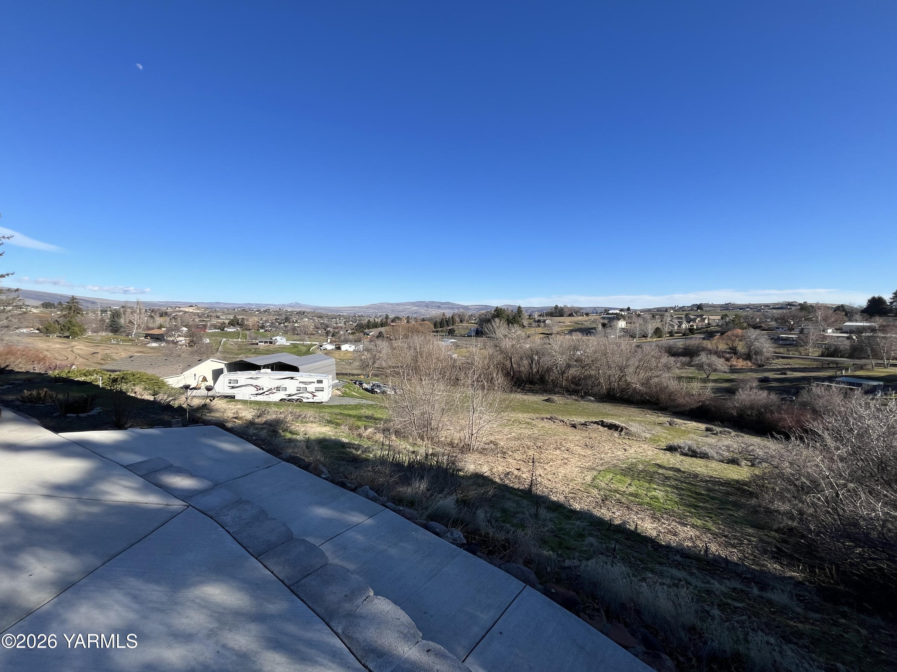 330 Parish Rd
