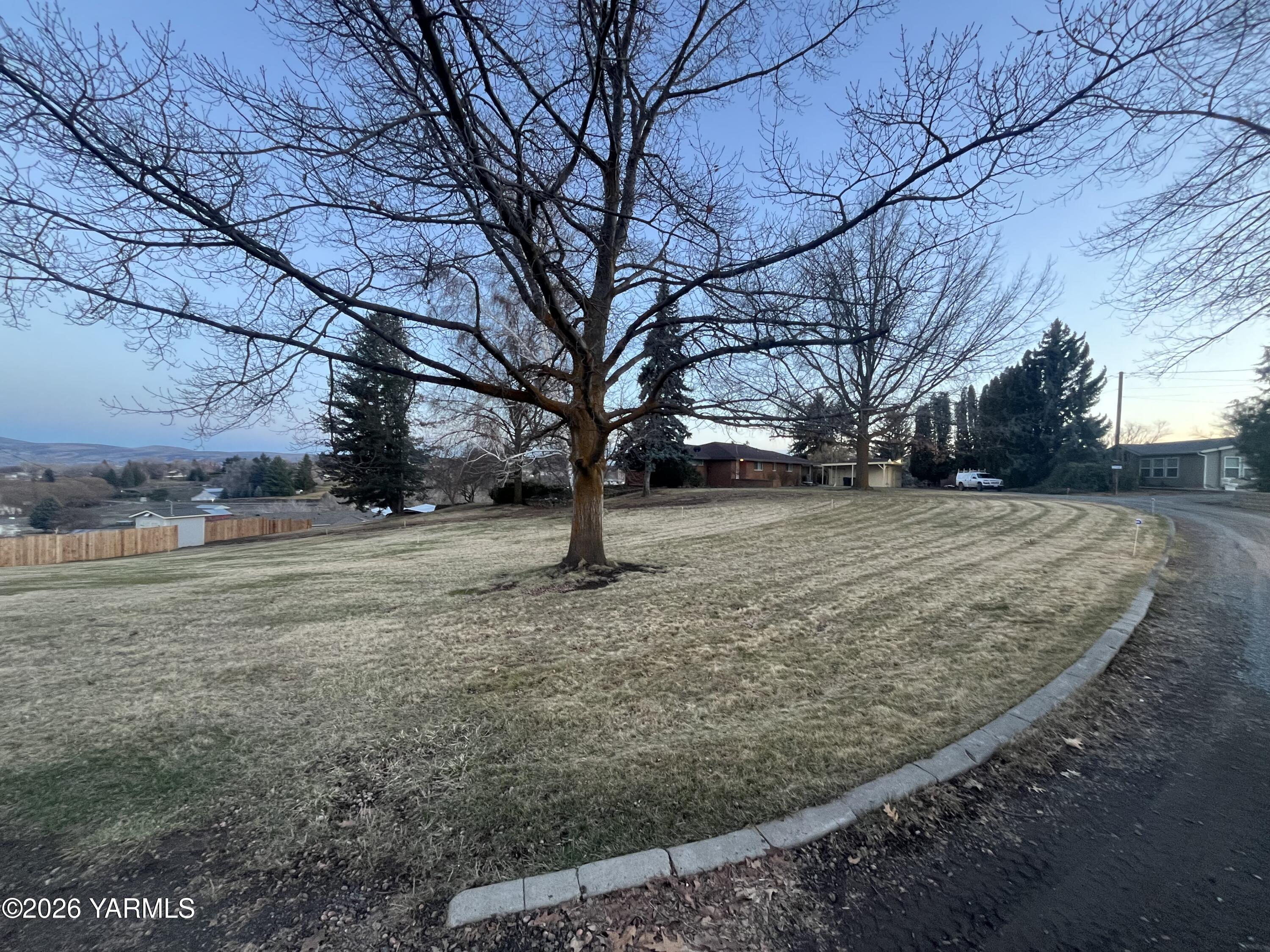 330 Parish Rd