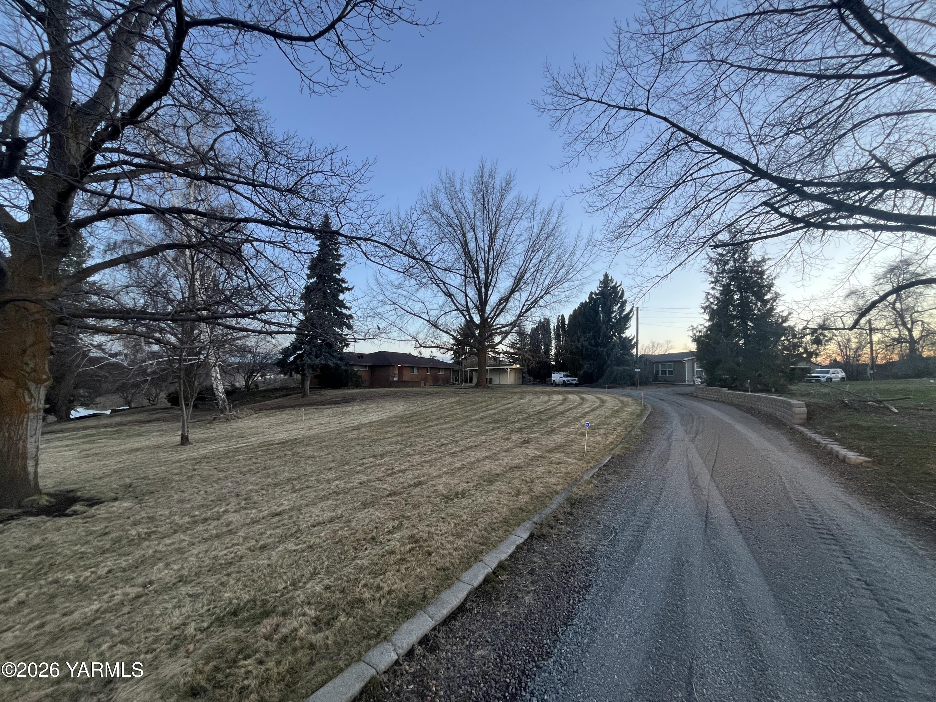 330 Parish Rd