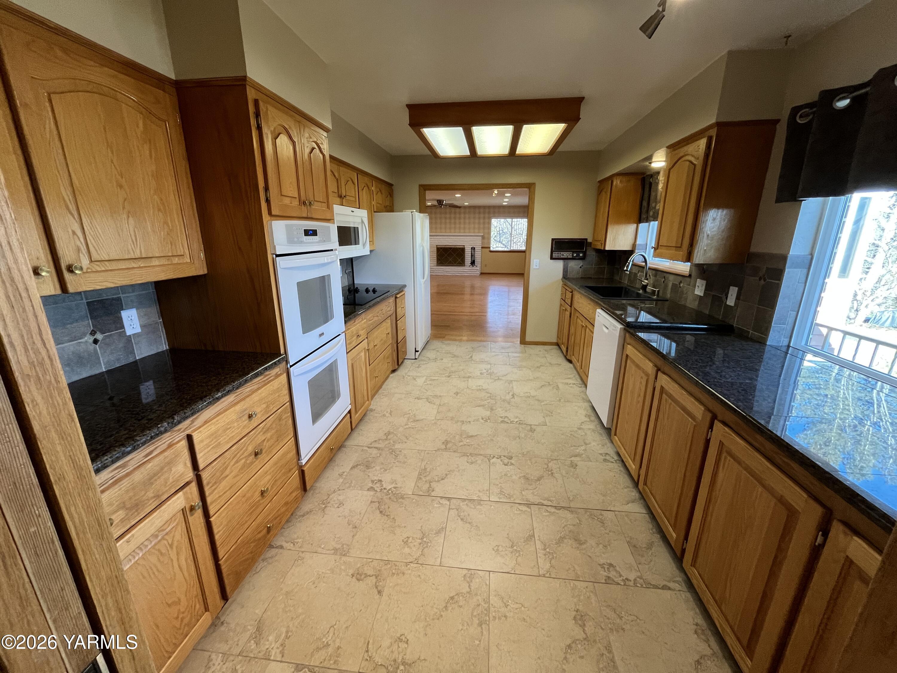 330 Parish Rd