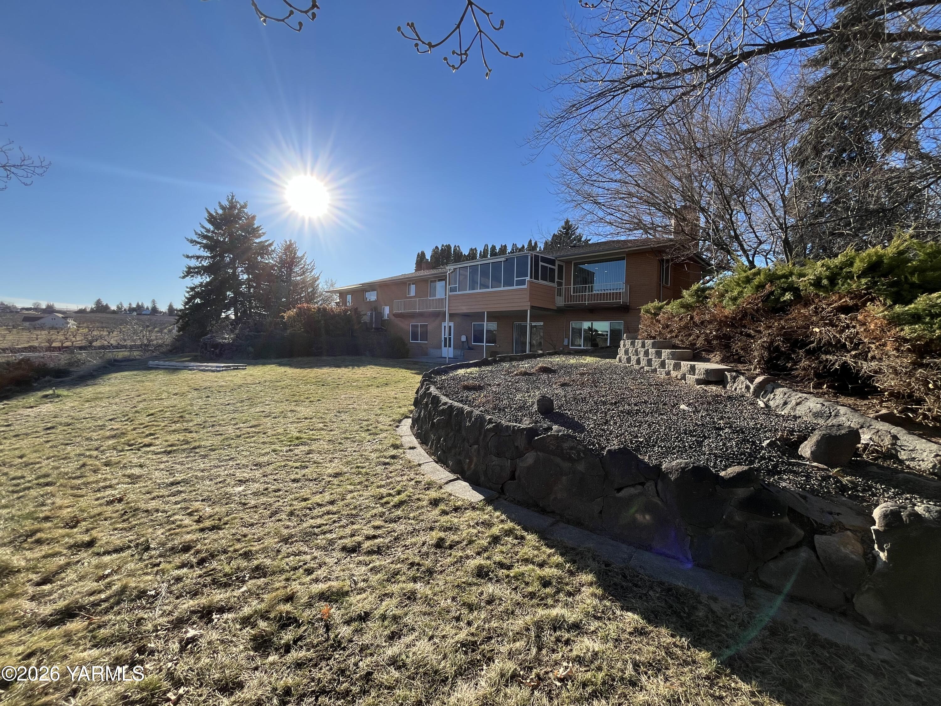 330 Parish Rd