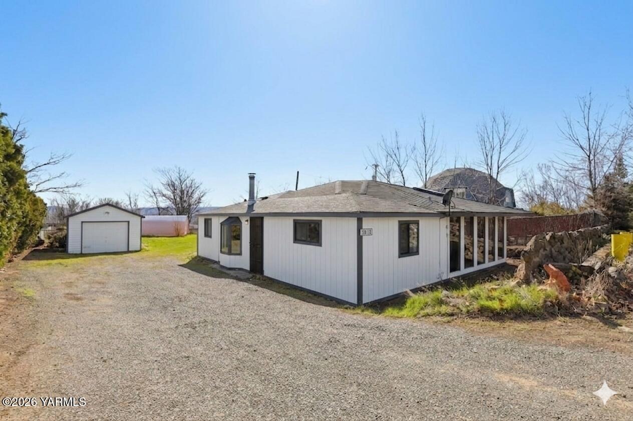 3012 Butterfield Rd
