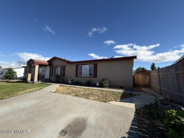 6104 Crestfields Rd