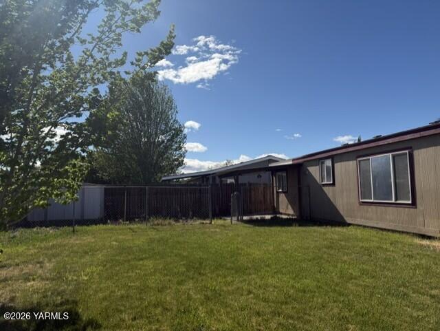 6104 Crestfields Rd