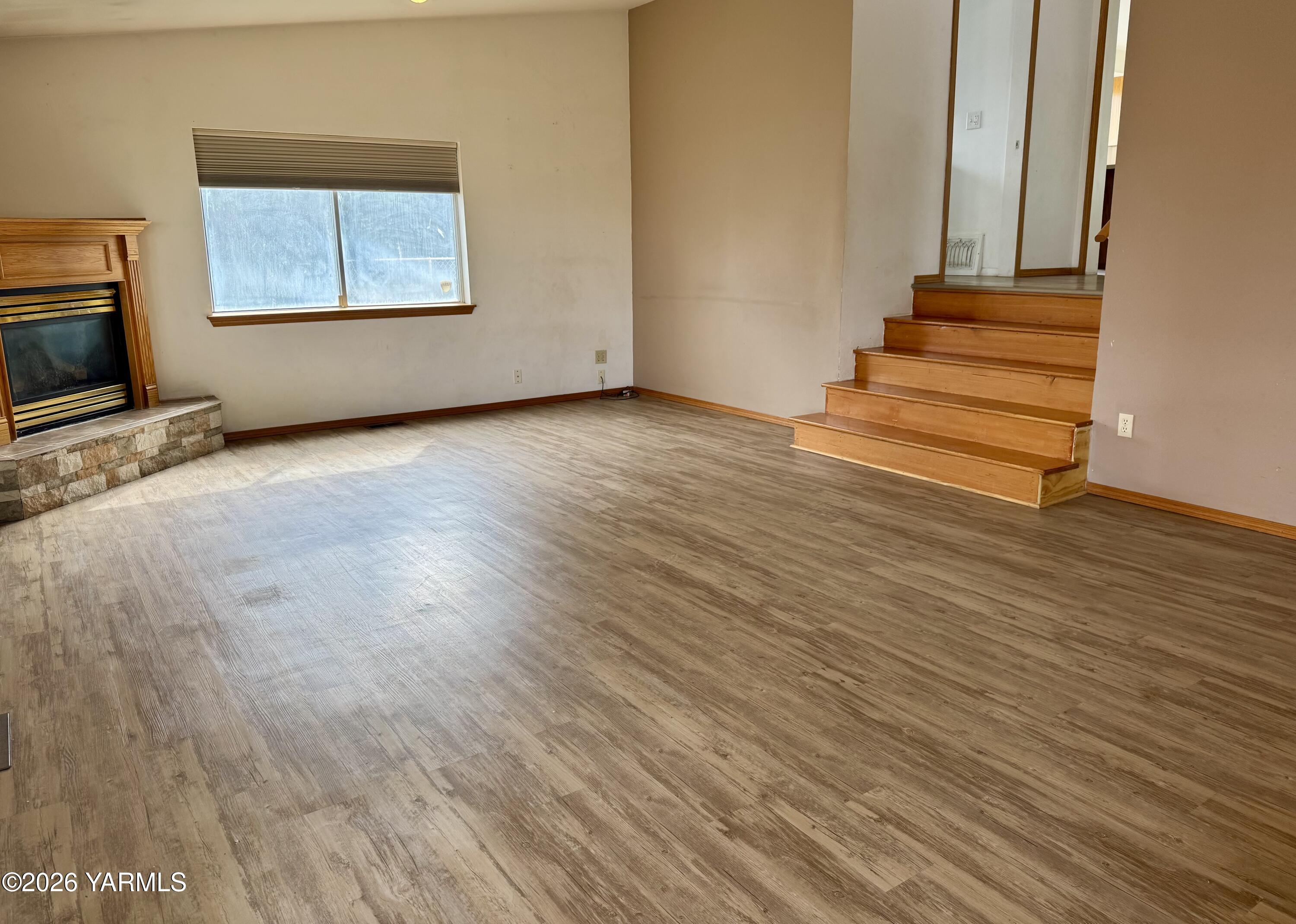 7801 Campbell Rd Unit: 1