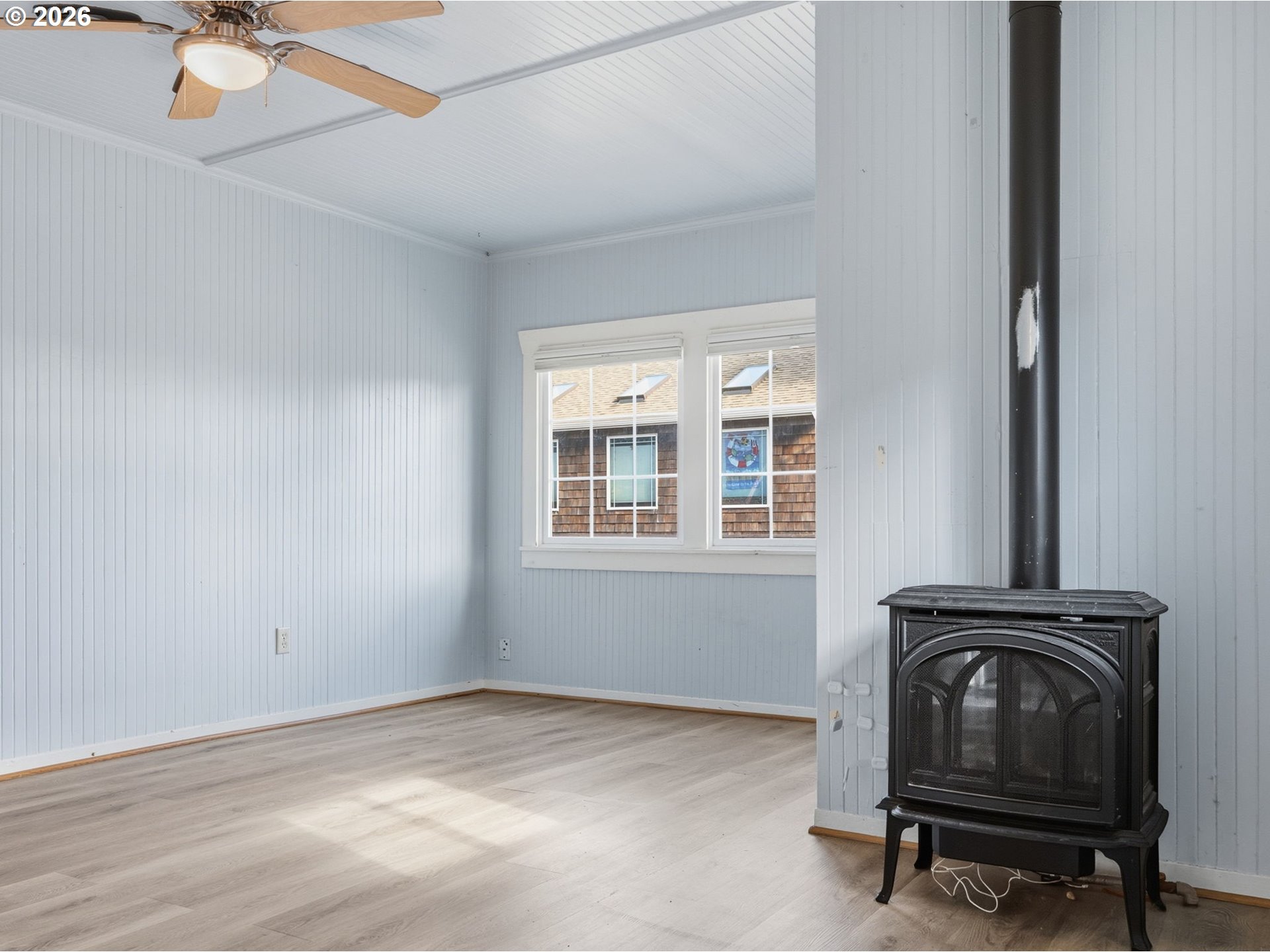 908/910 N FRANKLIN ST